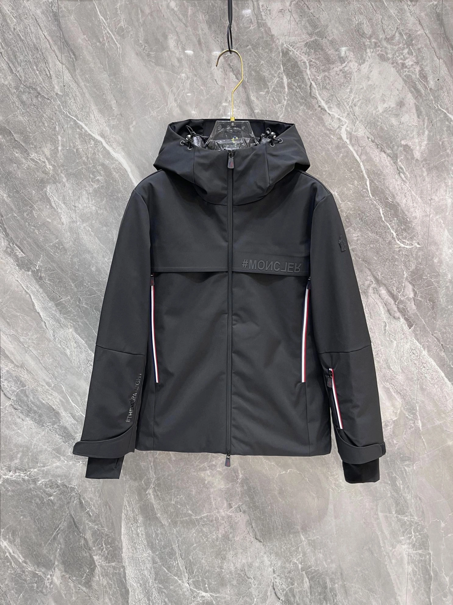Vibrant Moncler Down Jackets 146399
