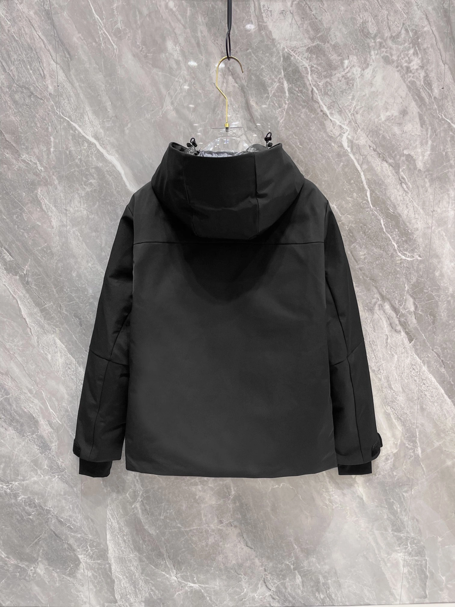 Vibrant Moncler Down Jackets 146399