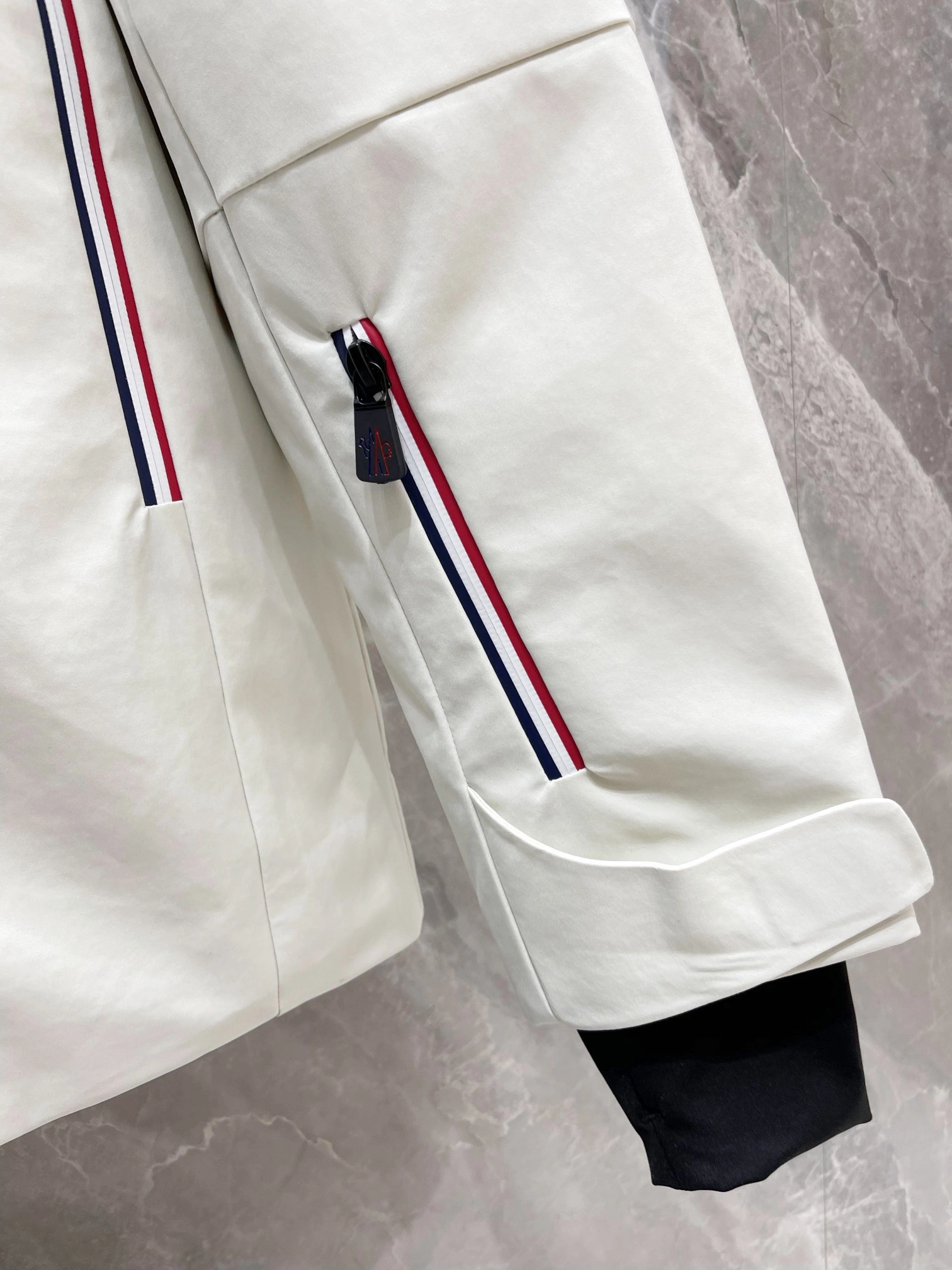 Minimalist Moncler Down Jackets 146396