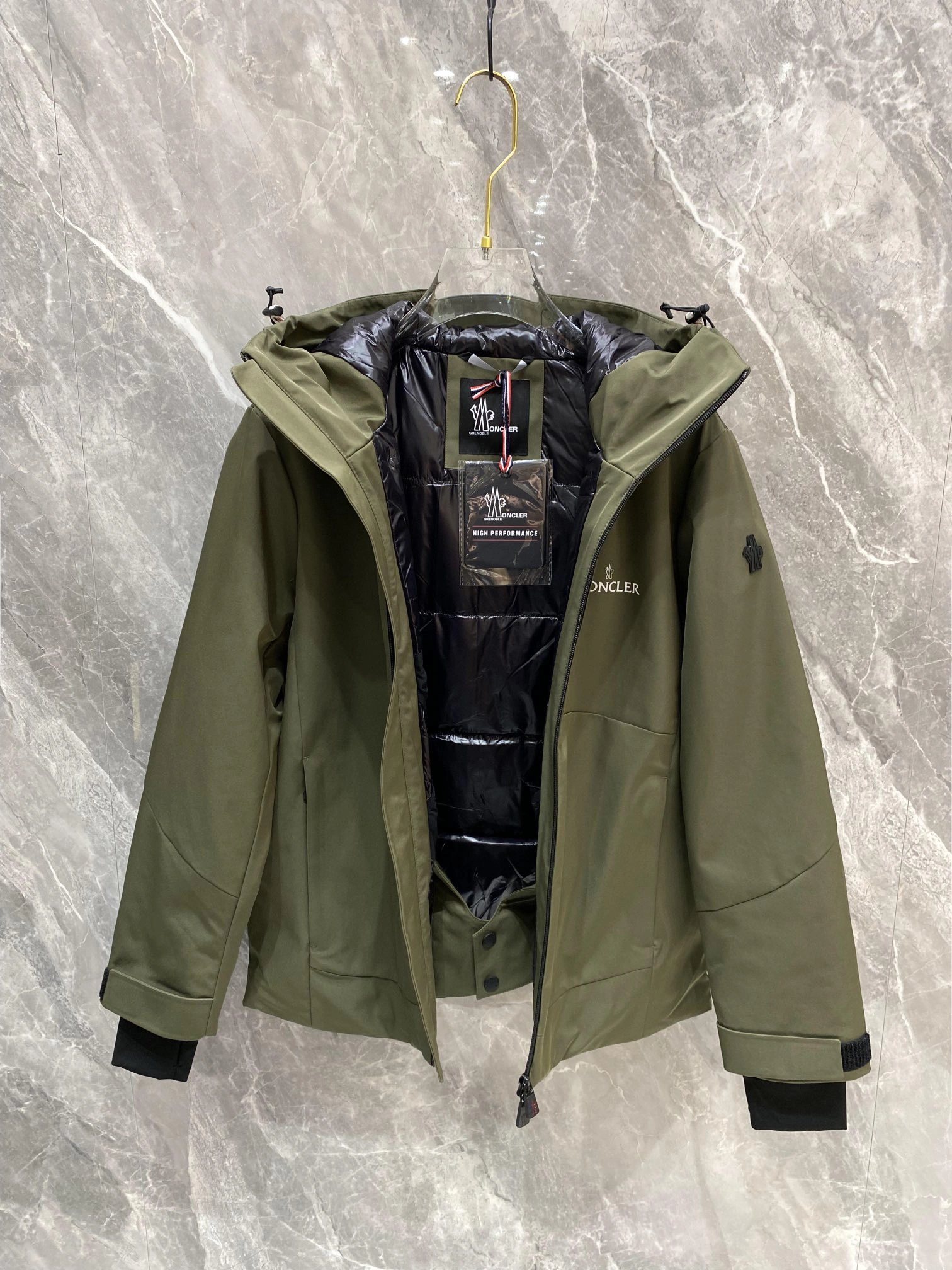 Moncler Down Jackets Sophisticated 146393