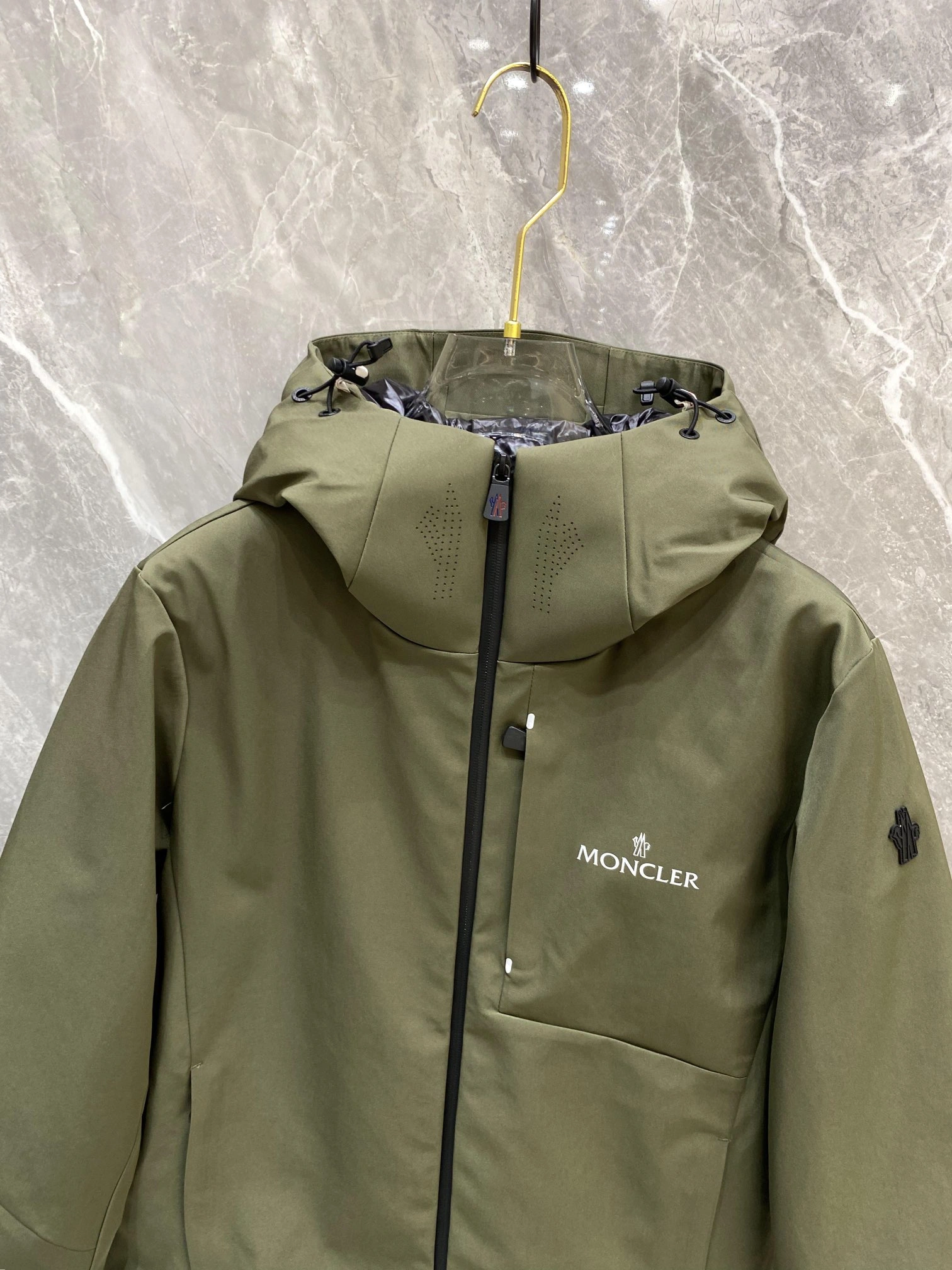 Moncler Down Jackets Sophisticated 146393