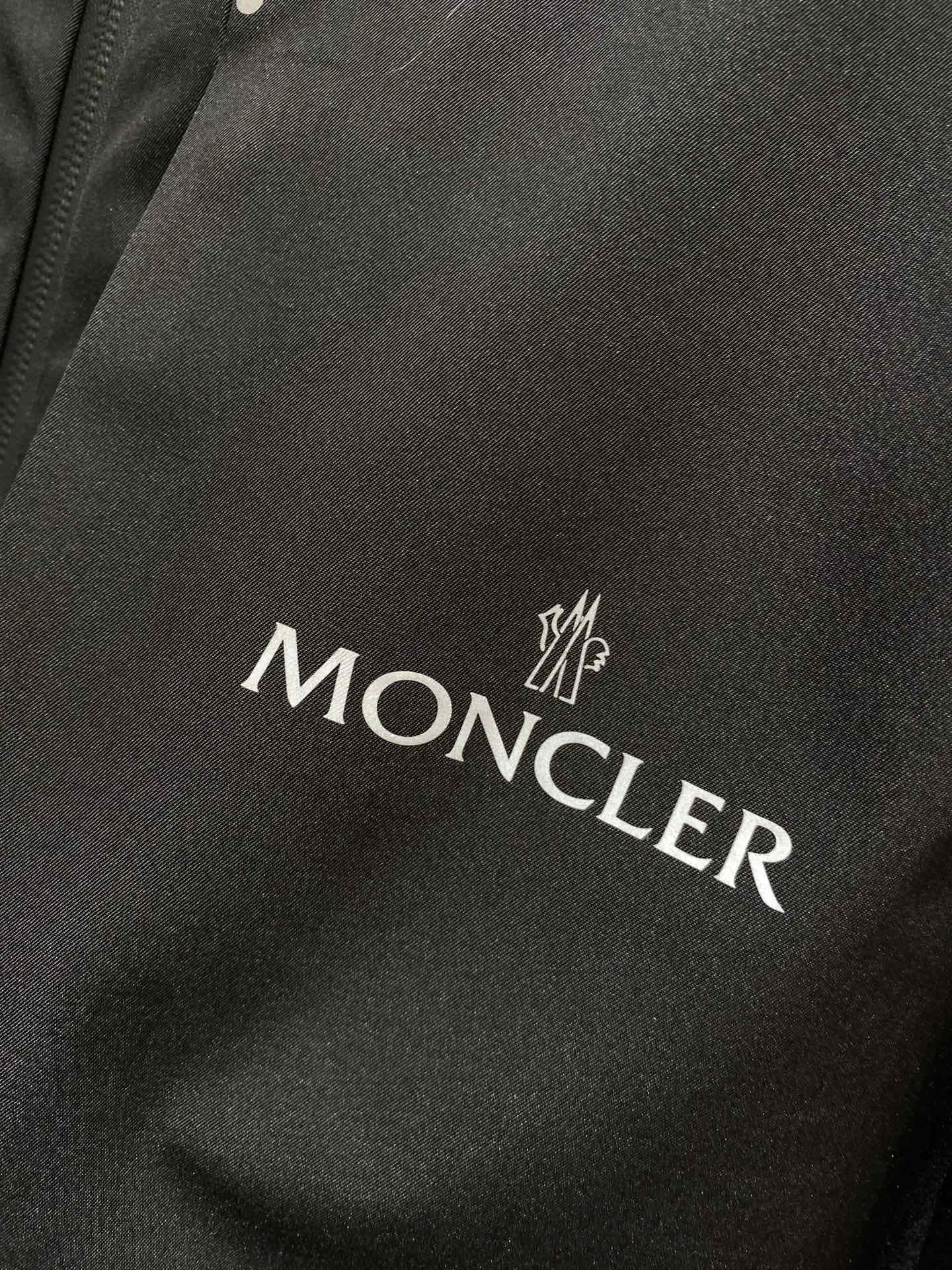 Durable Moncler Down Jackets 146392