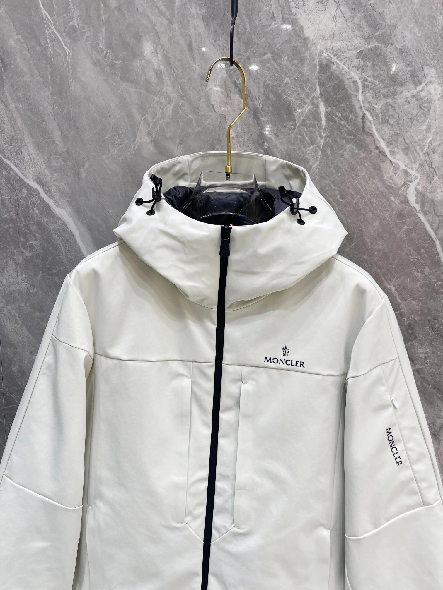 Unisex Moncler Down Jackets 146385