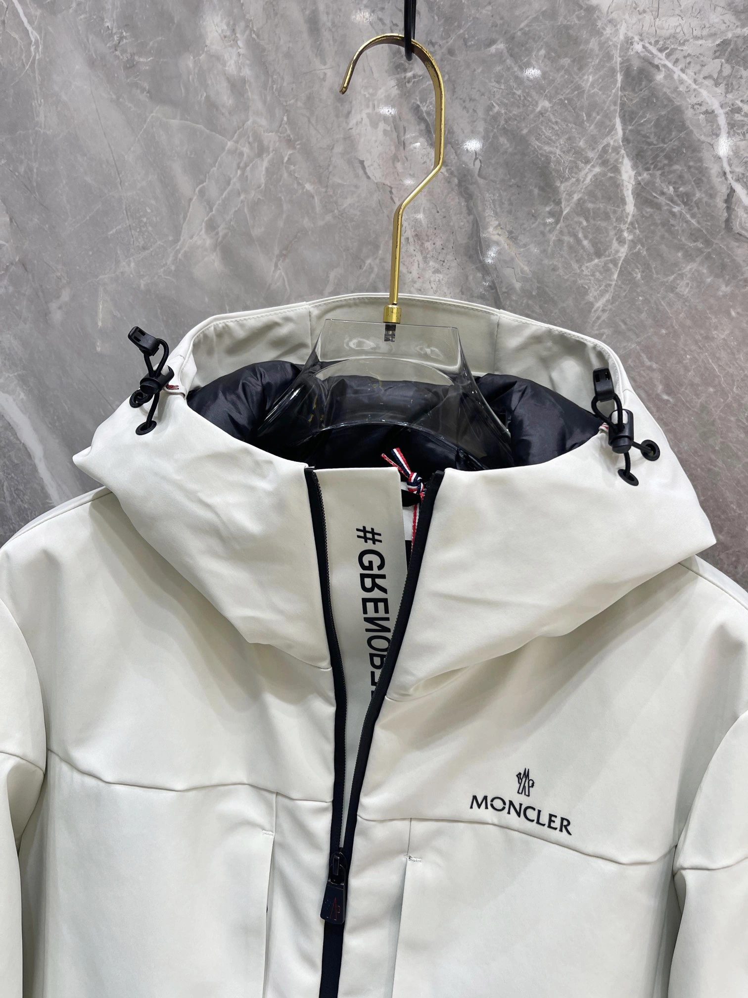 Unisex Moncler Down Jackets 146385