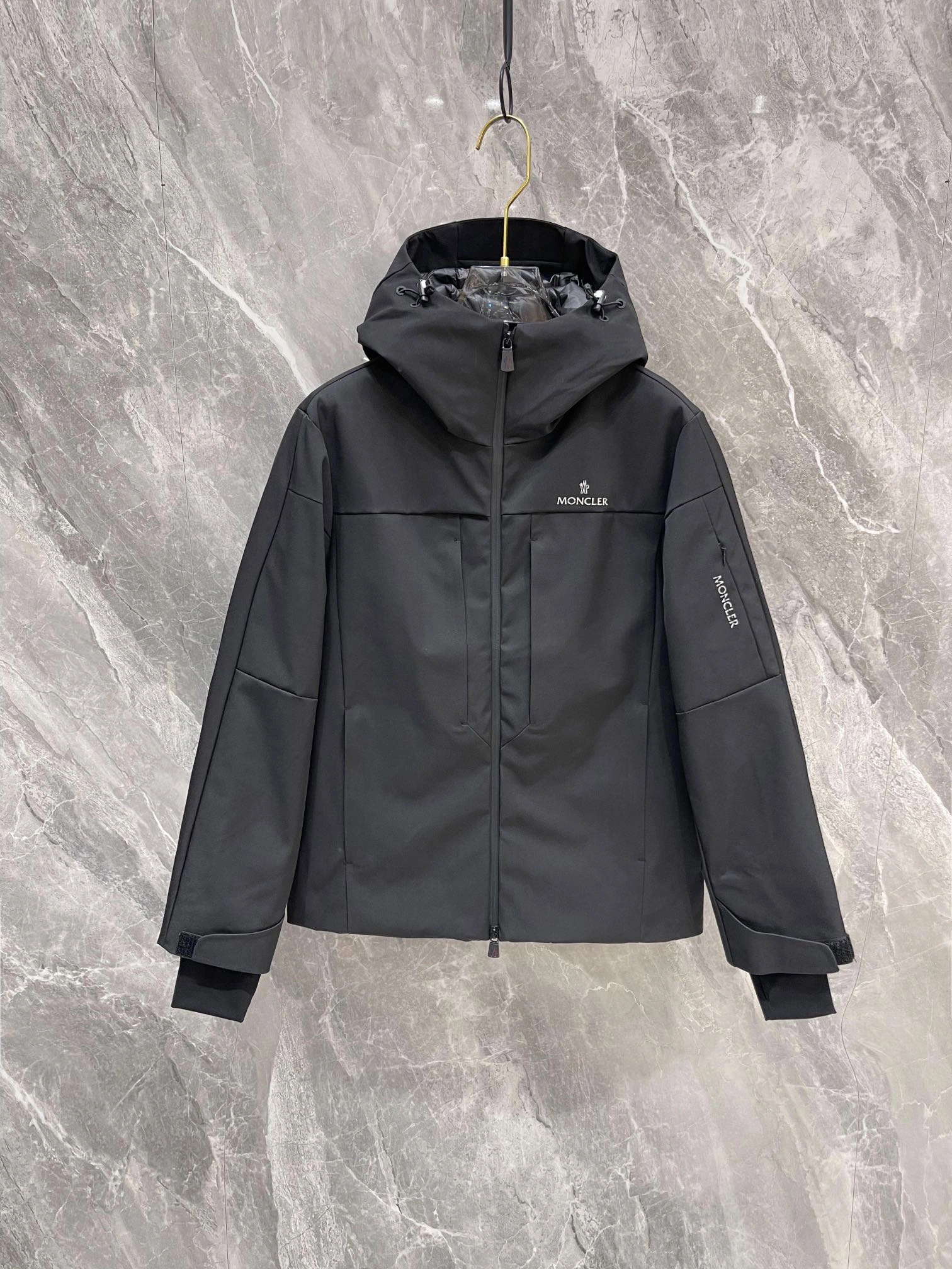 Moncler Down Jackets Timeless 146389