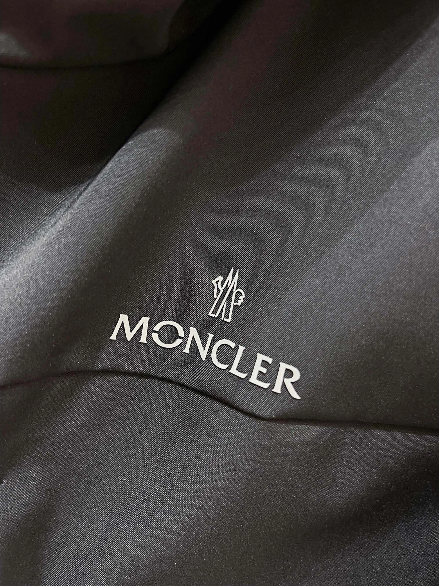 Moncler Down Jackets Timeless 146389