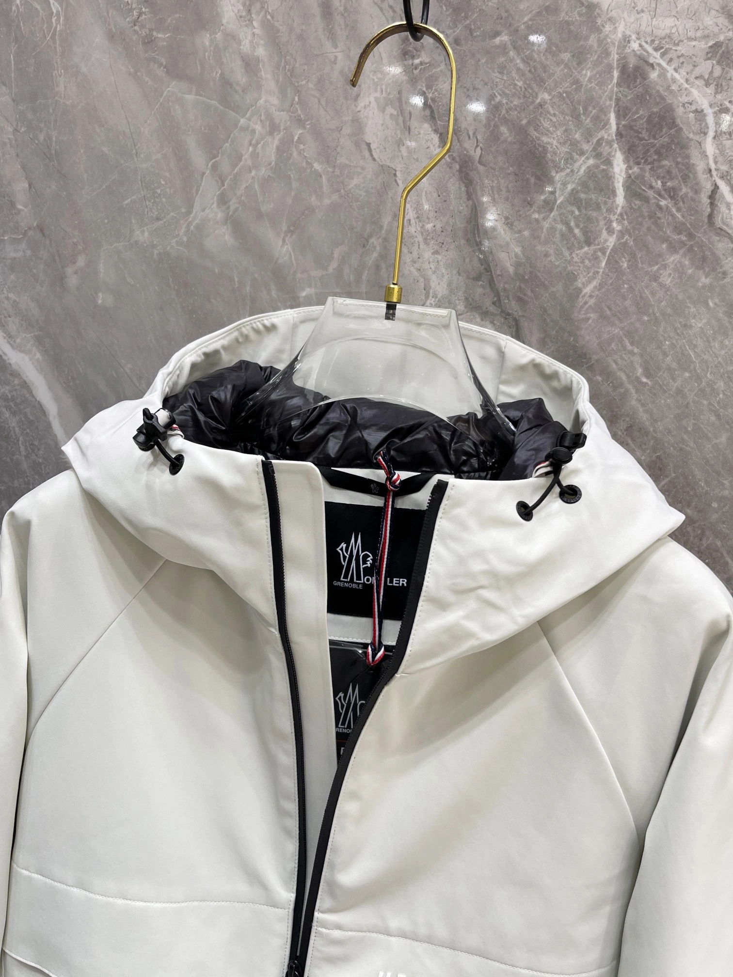 Moncler Down Jackets Classic 146383