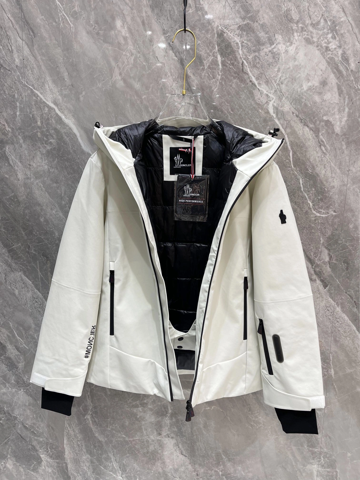 Unisex Moncler Down Jackets 146381