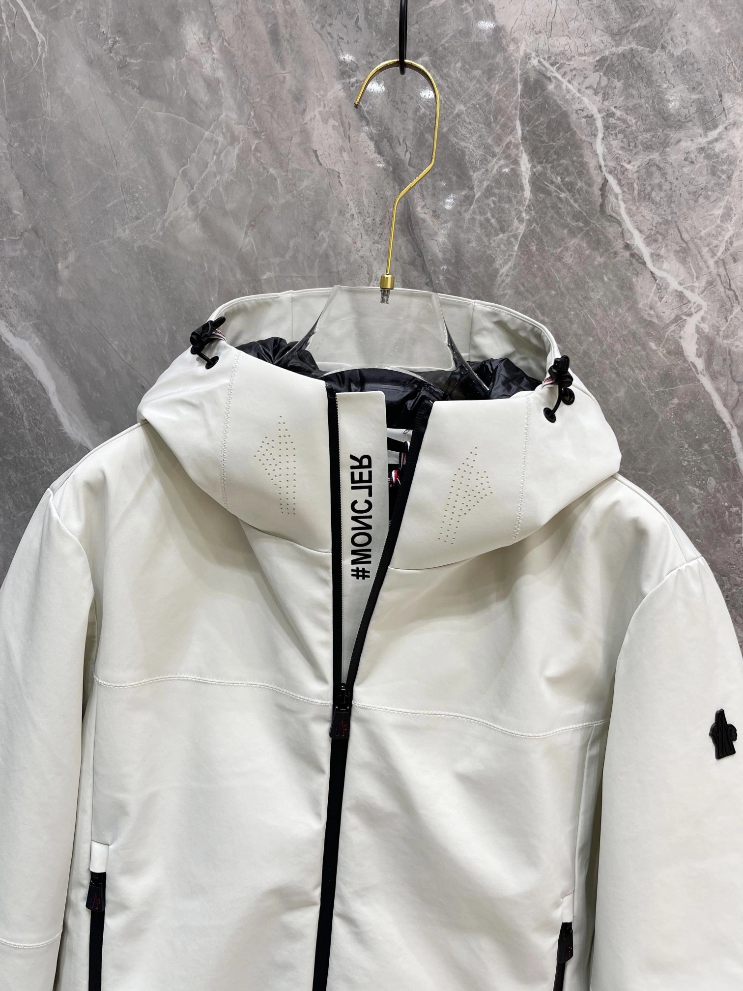 Unisex Moncler Down Jackets 146381