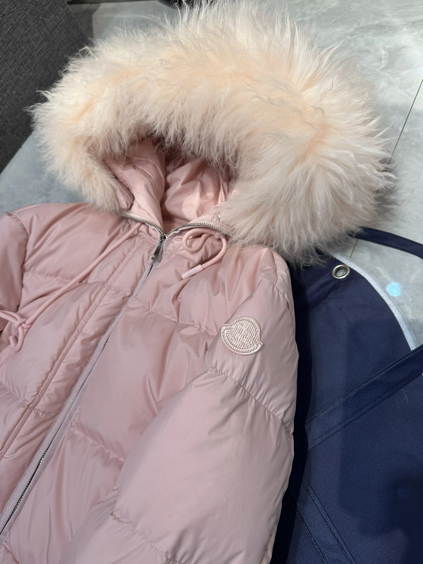 Breathable Moncler Down Jackets 146371