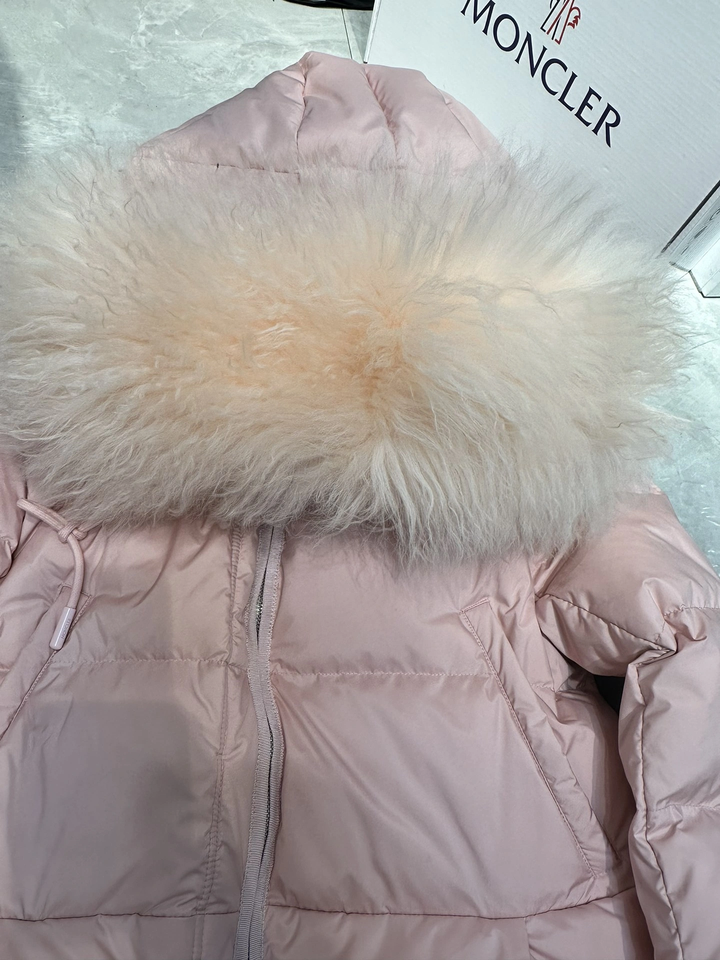 Breathable Moncler Down Jackets 146371