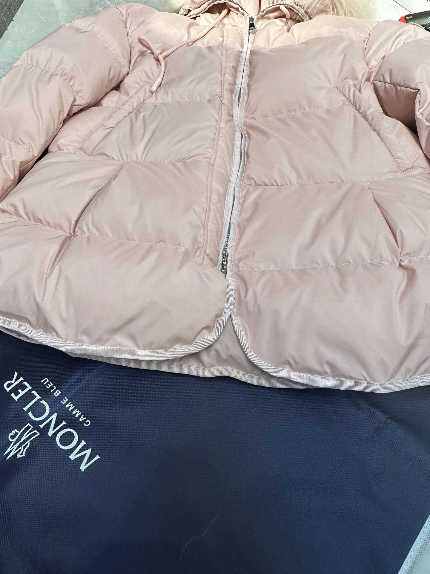 Breathable Moncler Down Jackets 146371