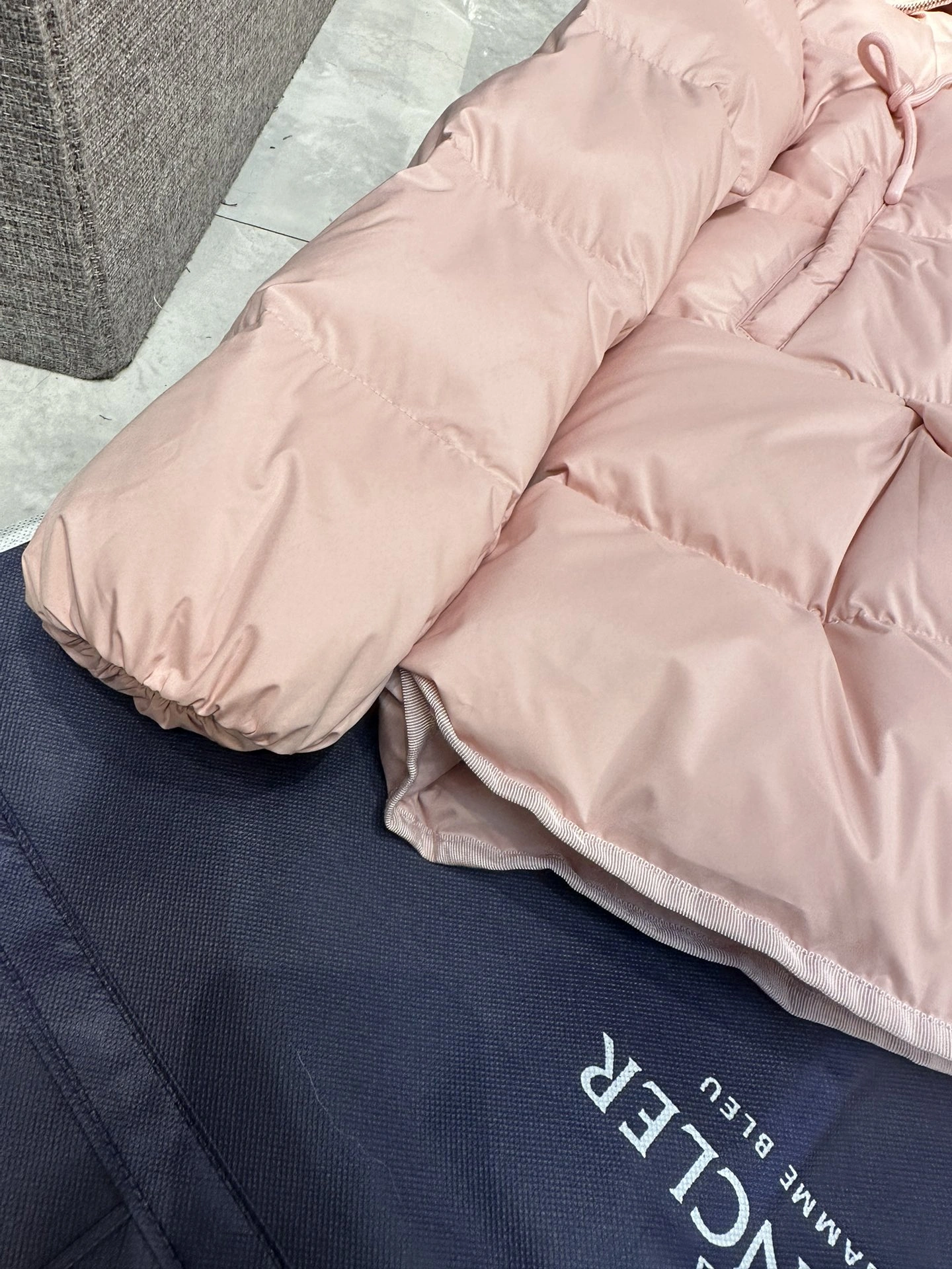 Breathable Moncler Down Jackets 146371