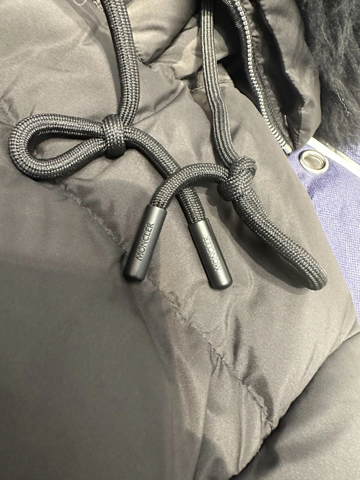 Moncler Down Jackets Original 146377