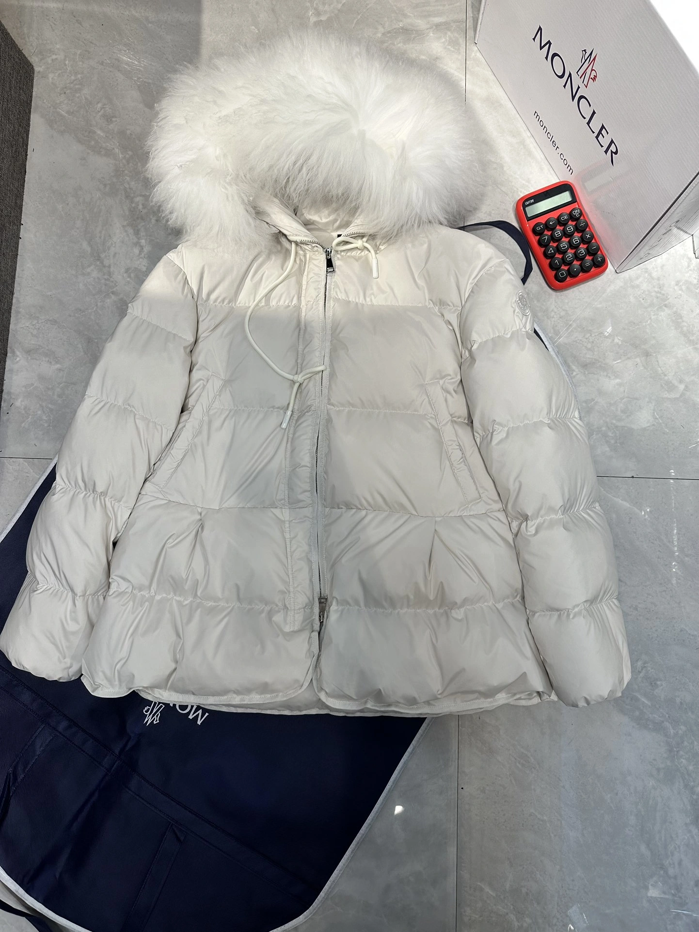 Moncler Down Jackets Chic 146379