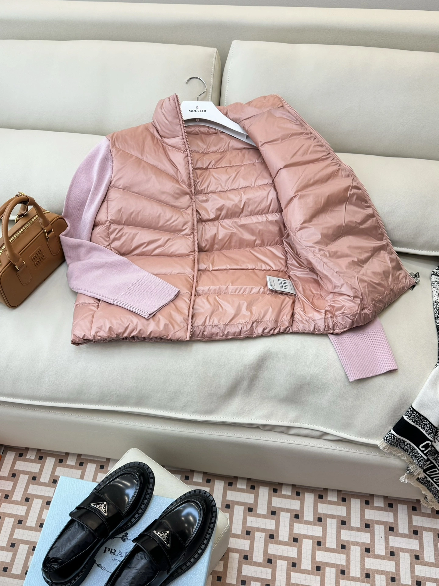 Sleek Moncler Down Jackets 146366
