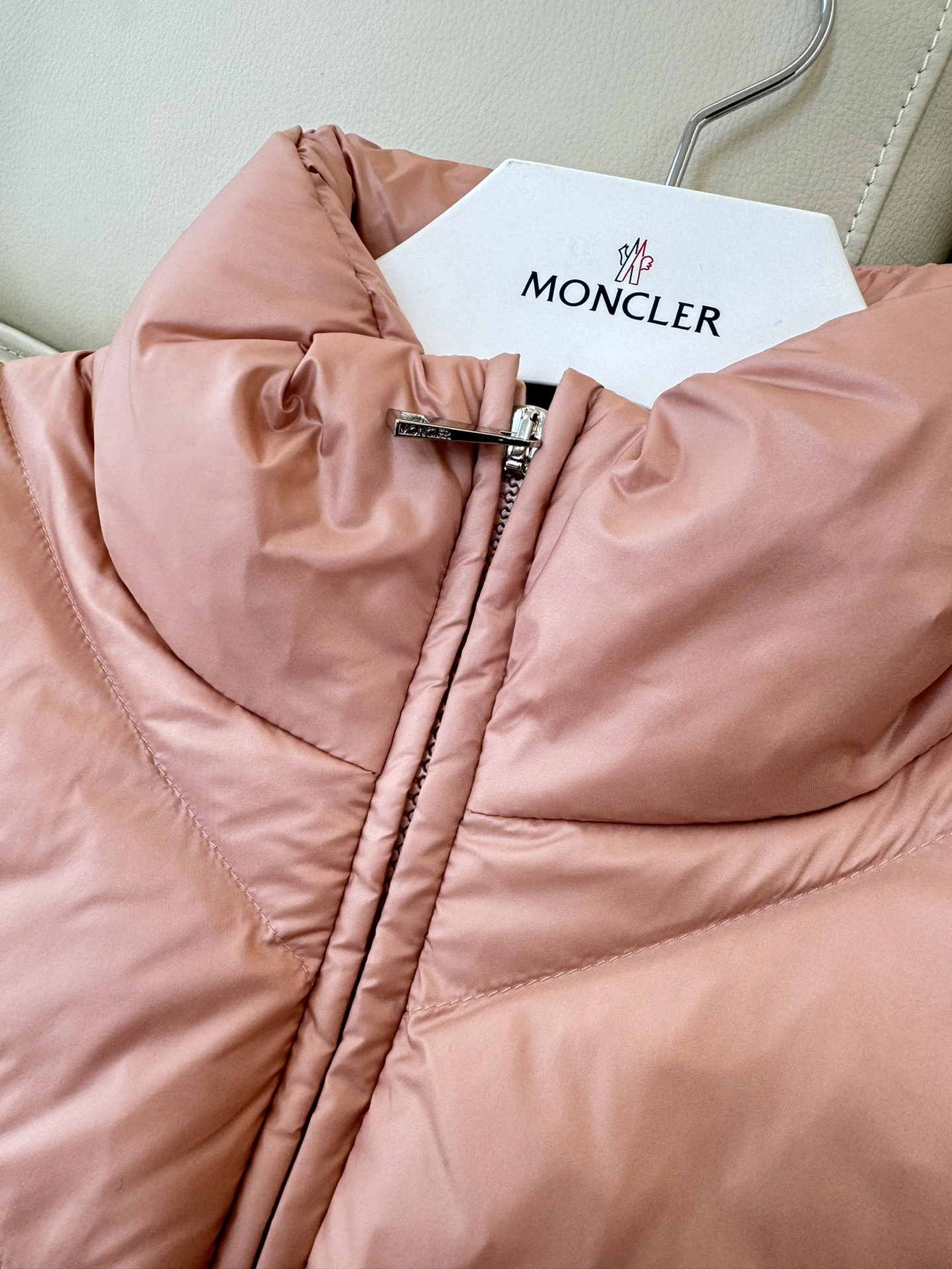 Sleek Moncler Down Jackets 146366
