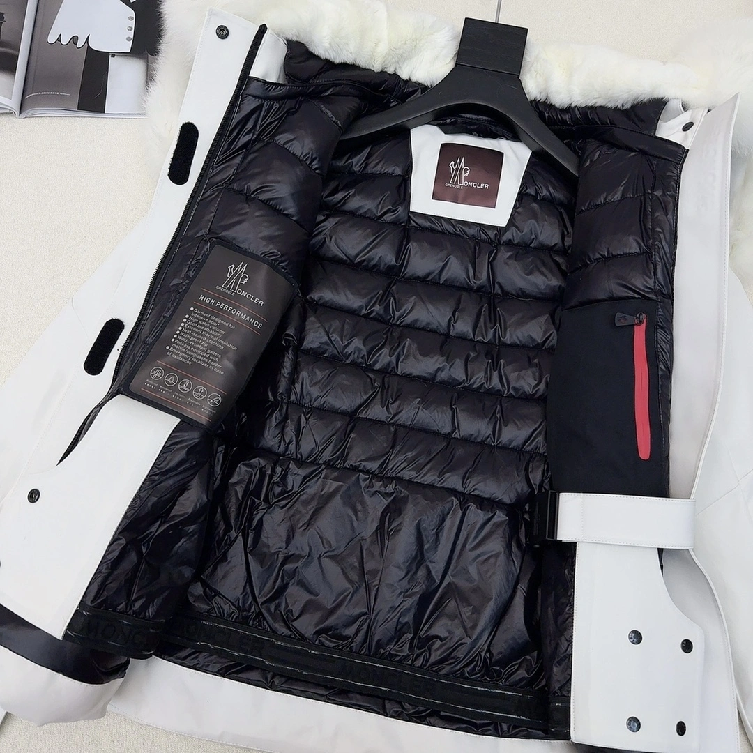 Moncler Down Jackets Packable 146378