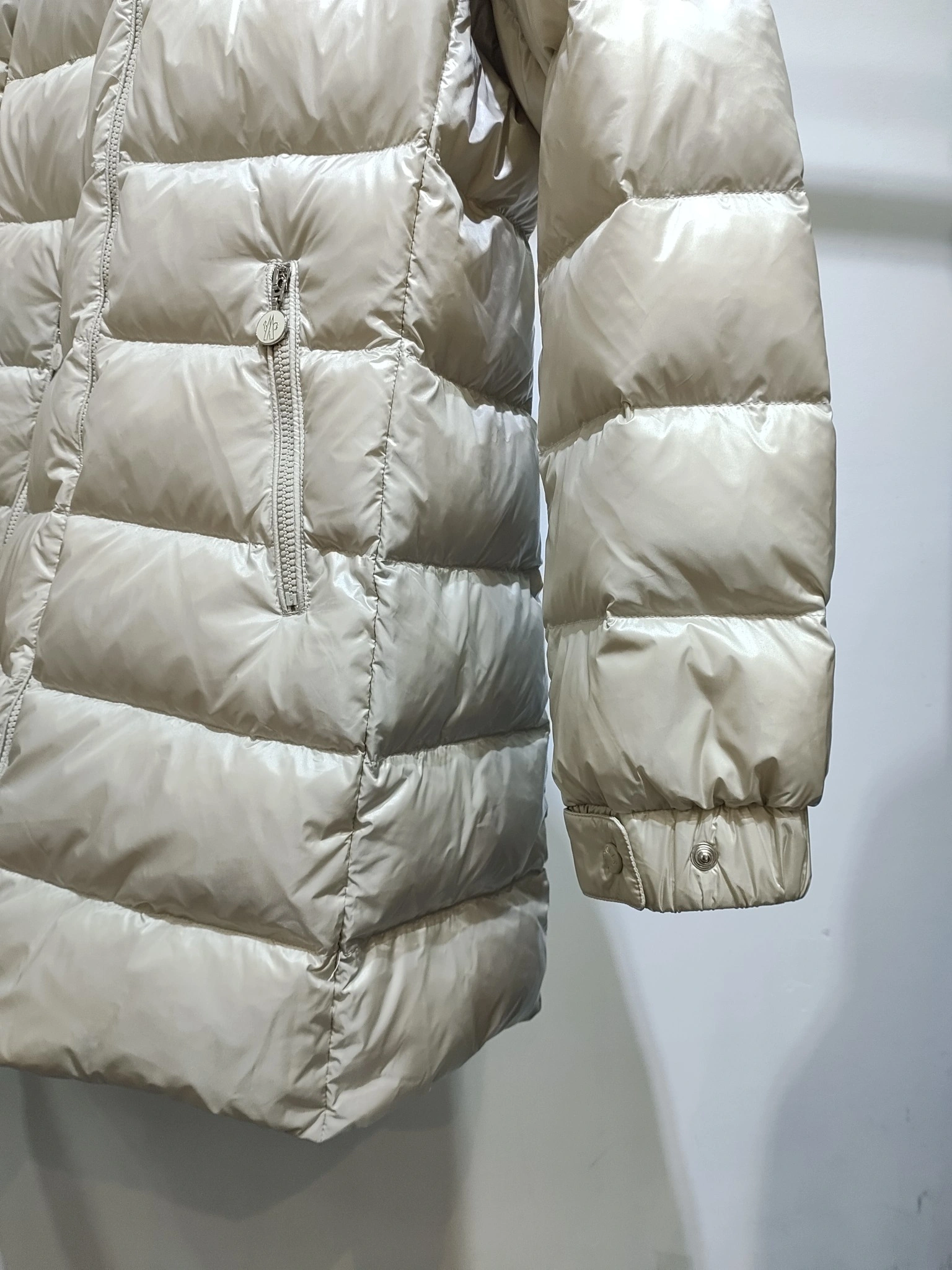 Breathable Moncler Down Jackets 146374