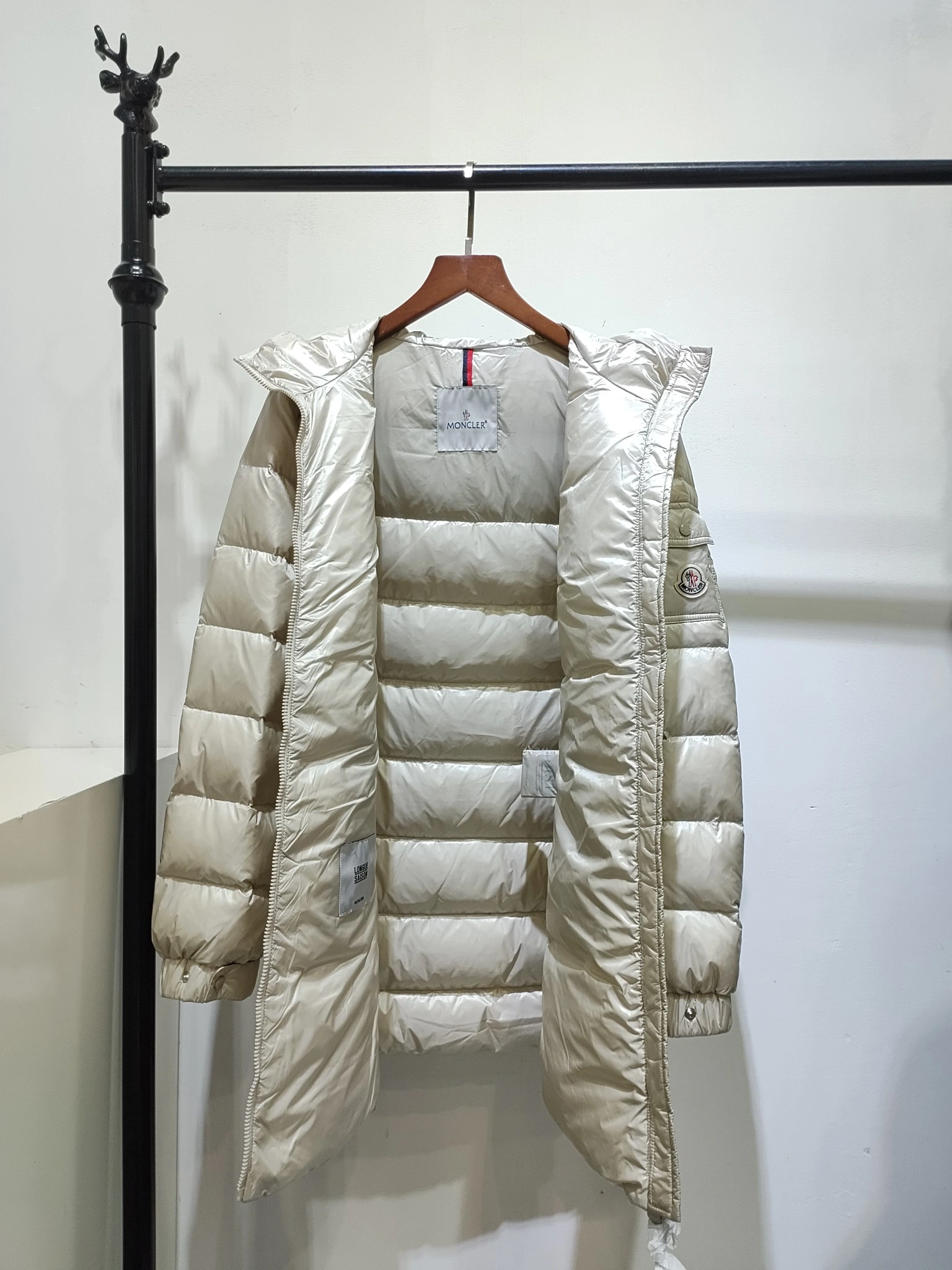 Breathable Moncler Down Jackets 146374