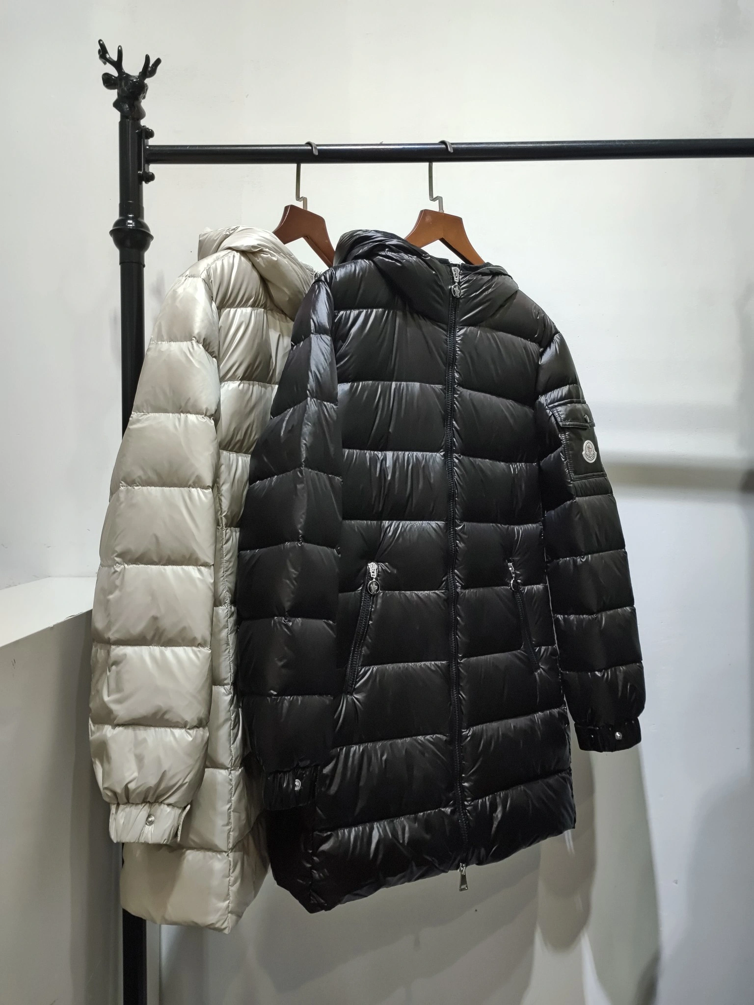 WaterResistant Moncler Down Jackets 146368