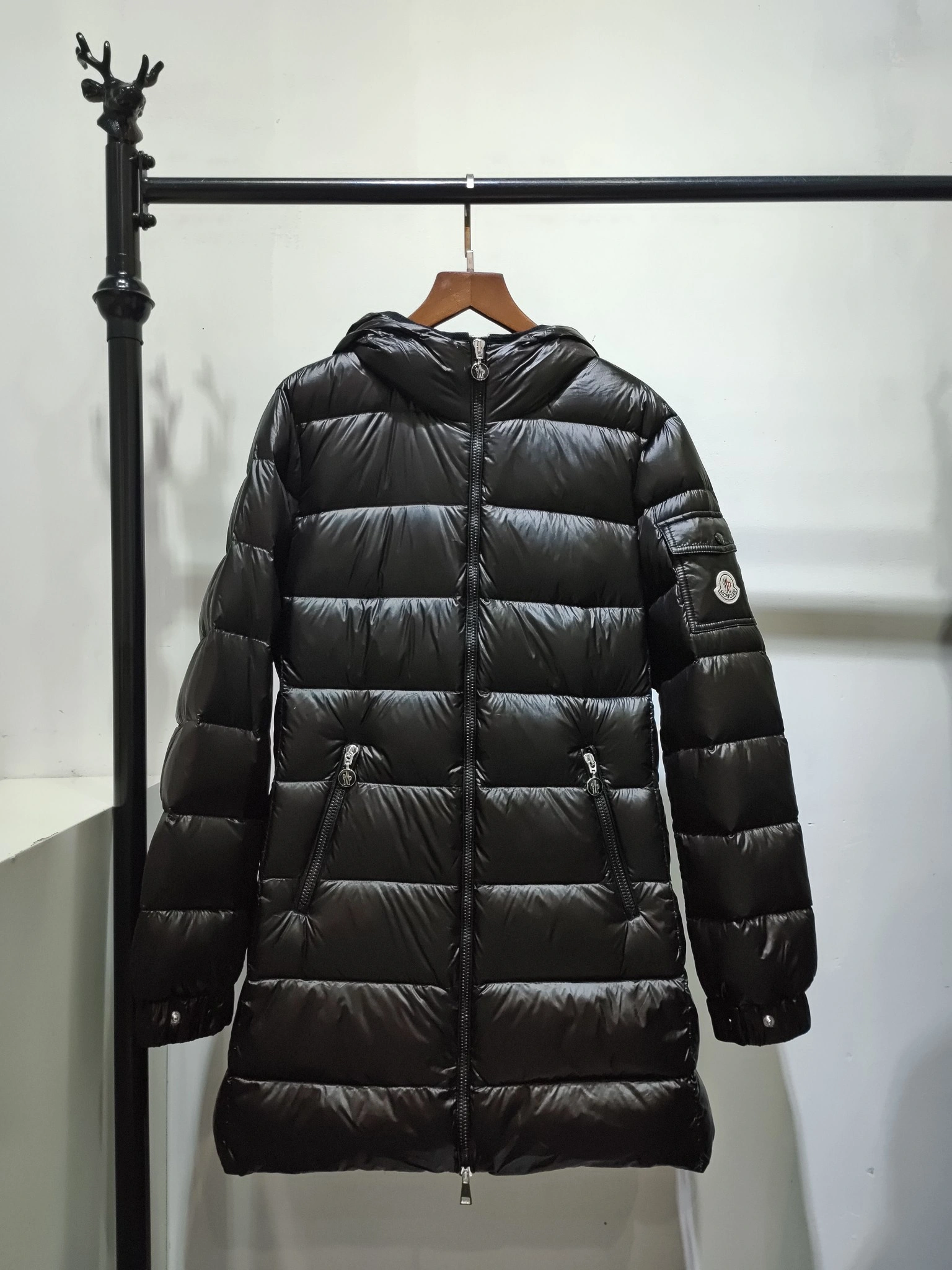 WaterResistant Moncler Down Jackets 146368