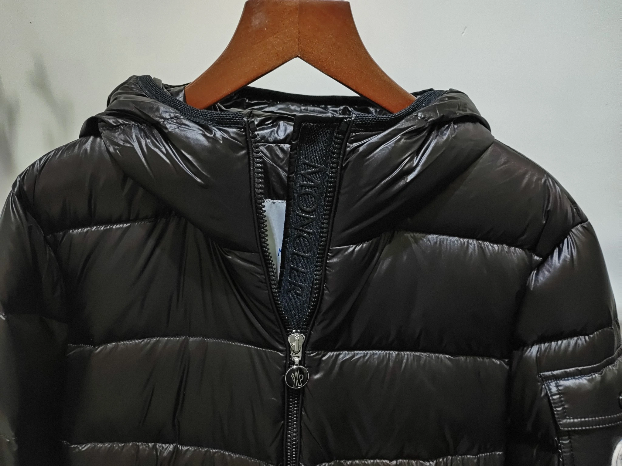 WaterResistant Moncler Down Jackets 146368