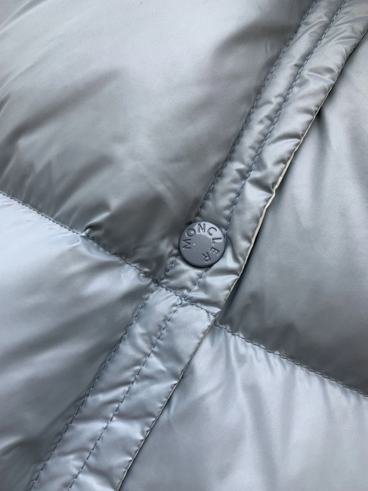 Moncler Down Jackets TravelReady 146364