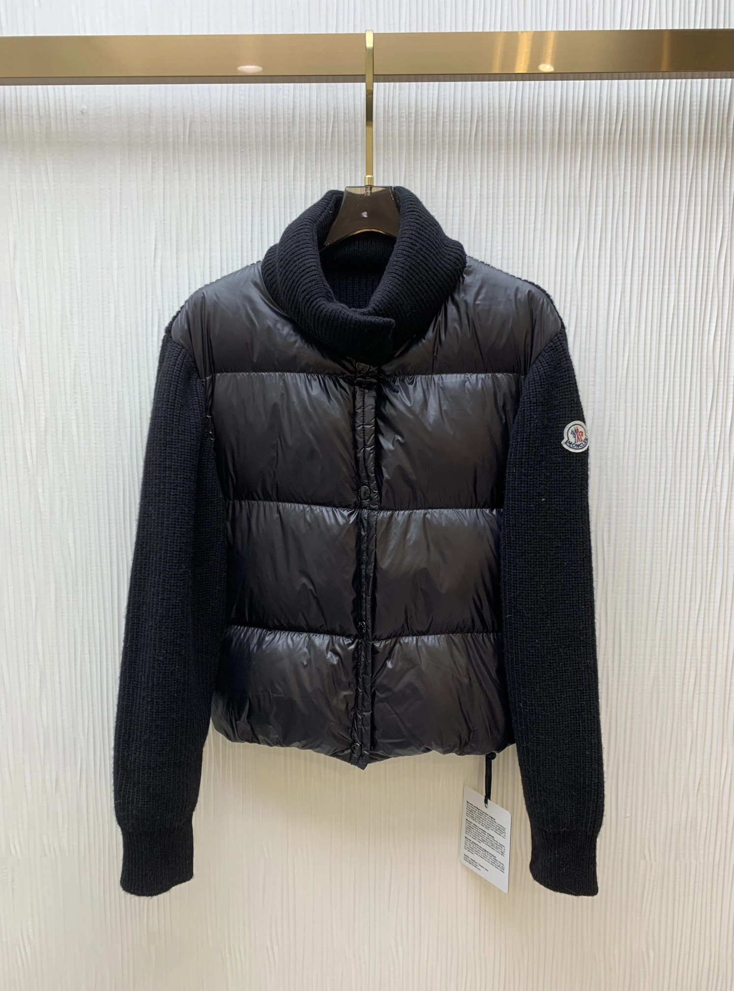 Moncler Down Jackets Classic 146376