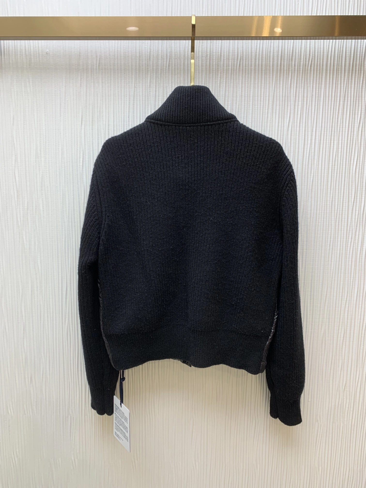 Moncler Down Jackets Classic 146376