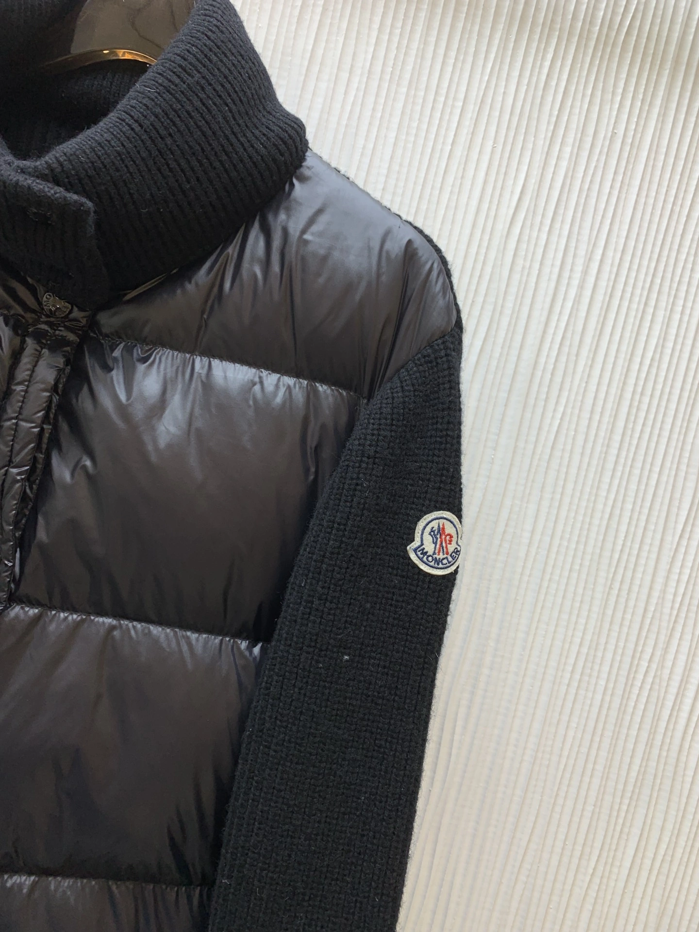 Moncler Down Jackets Classic 146376