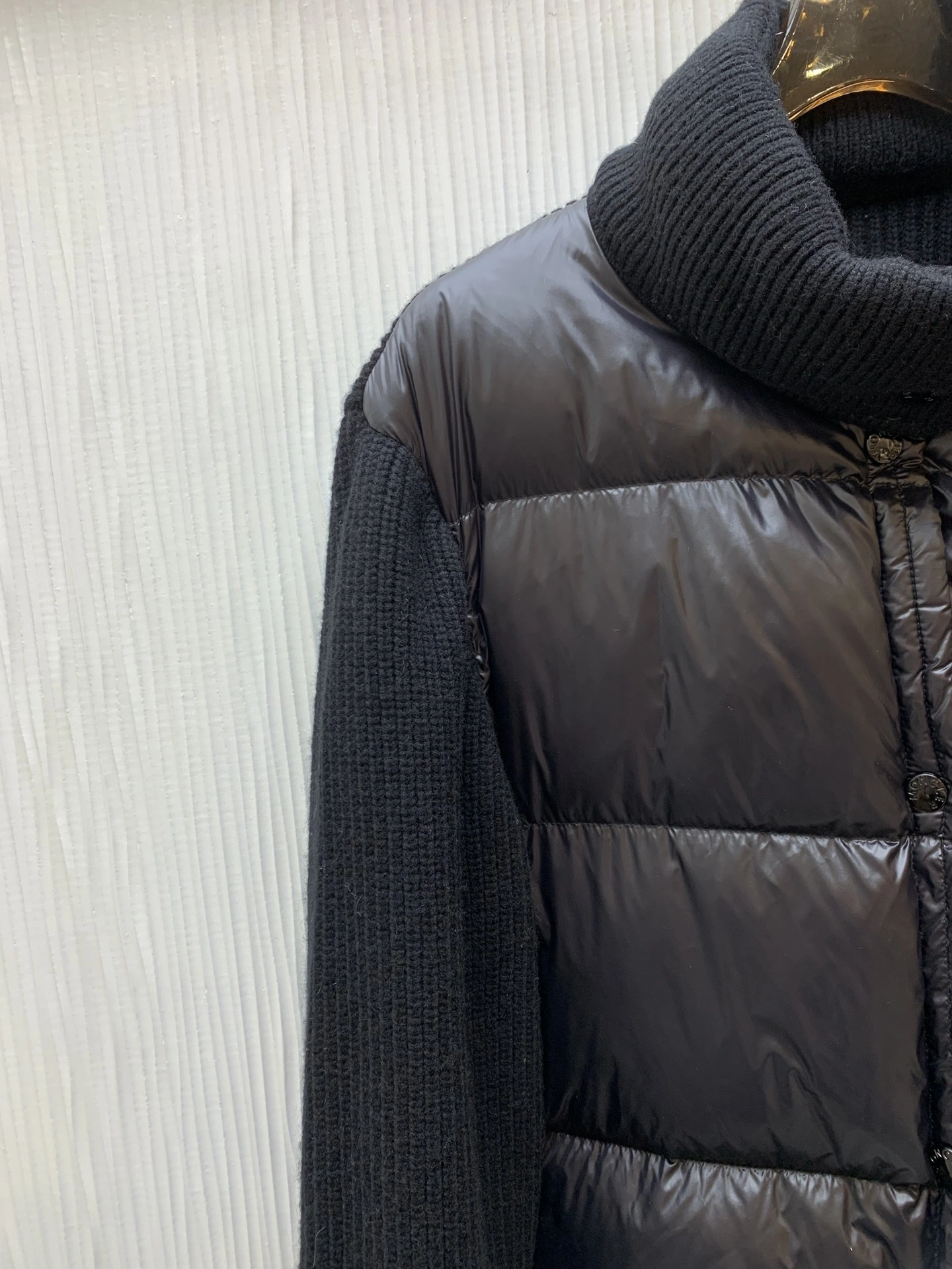 Moncler Down Jackets Classic 146376