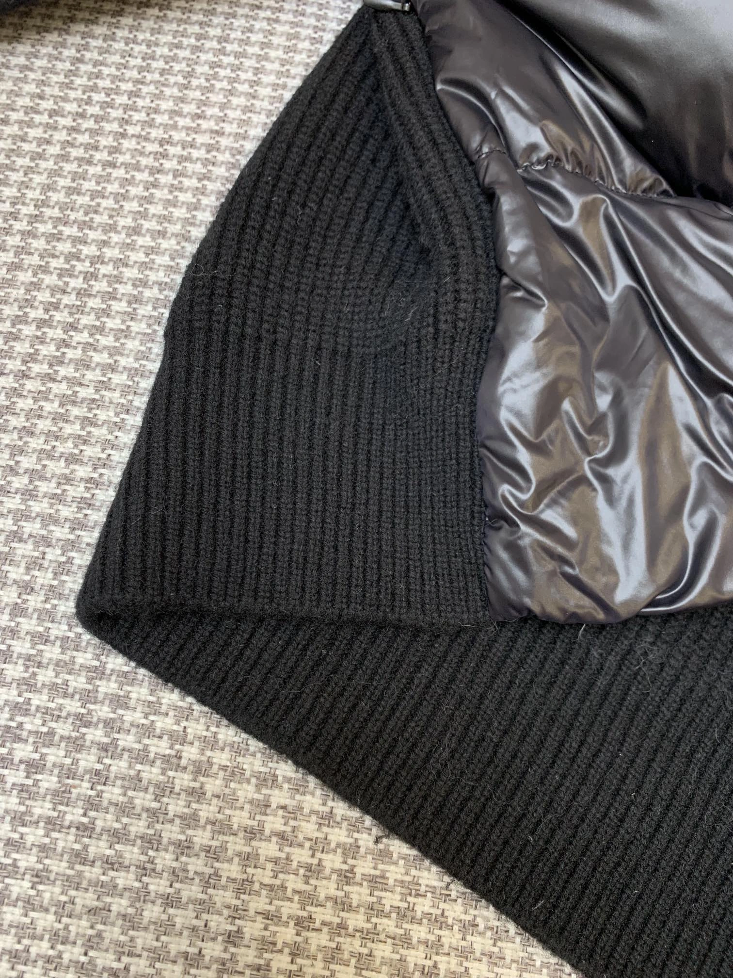 Moncler Down Jackets Classic 146376