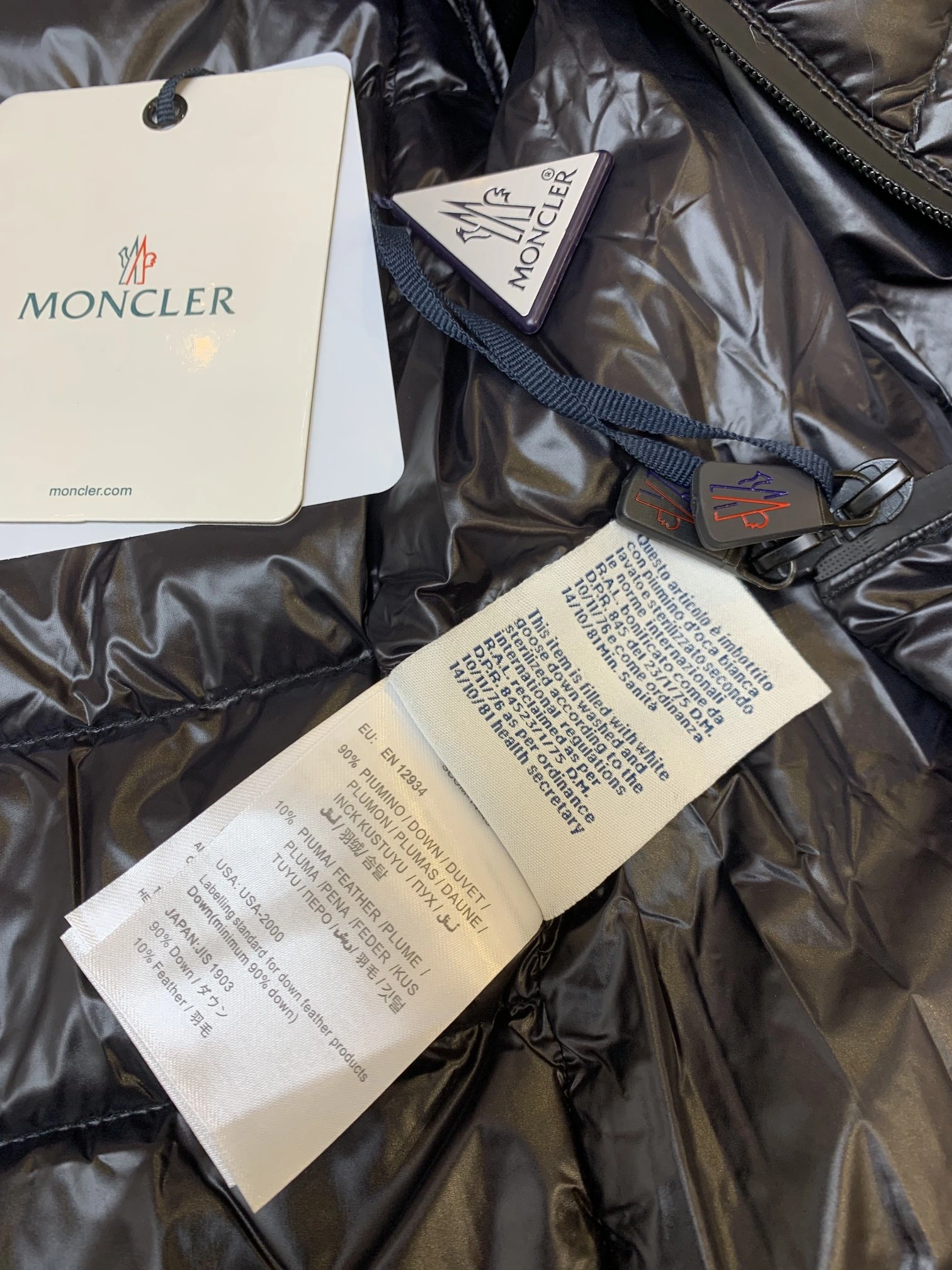 Moncler Down Jackets FreshLook 146365