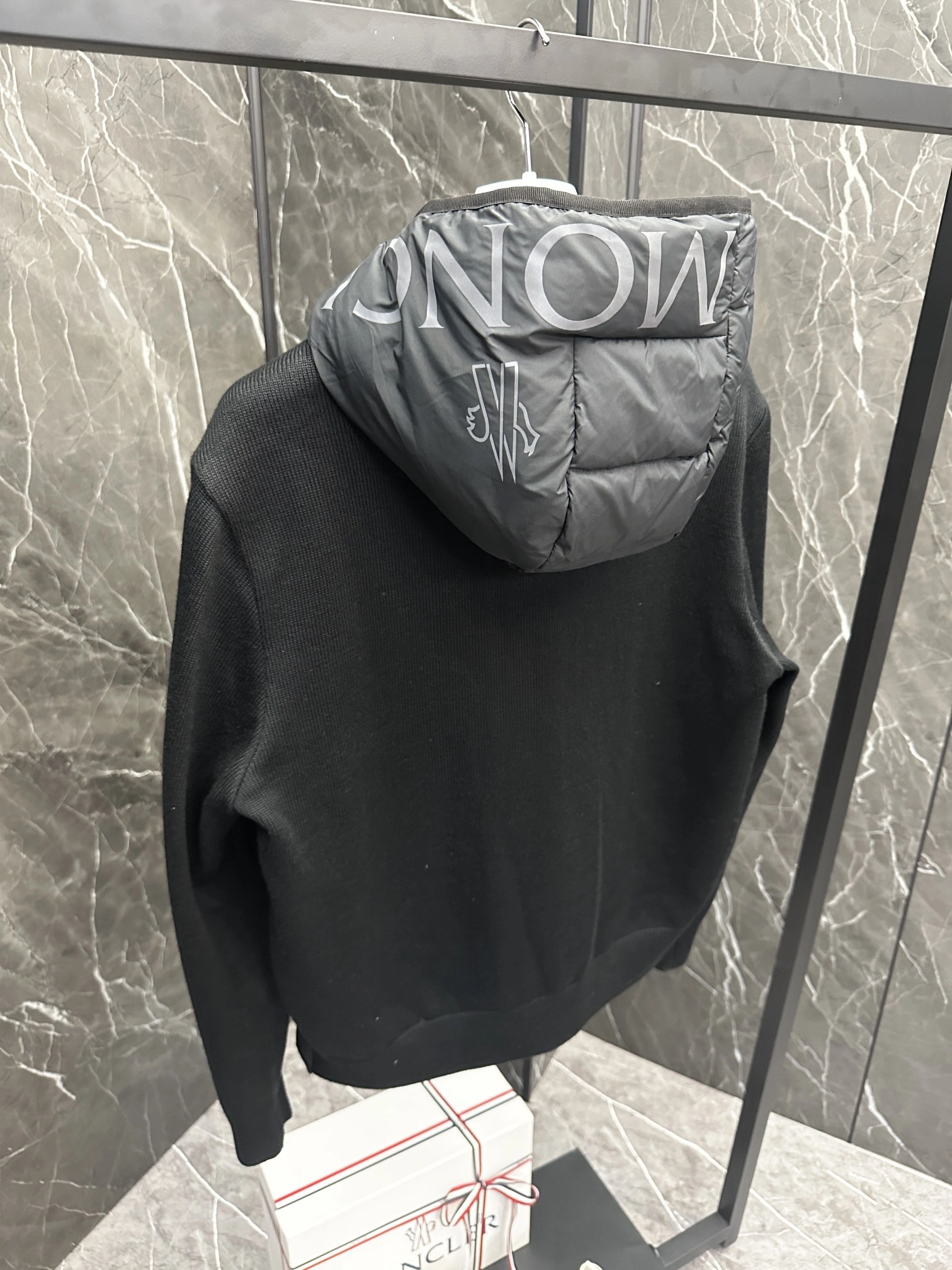 Bright Moncler Down Jackets 146386