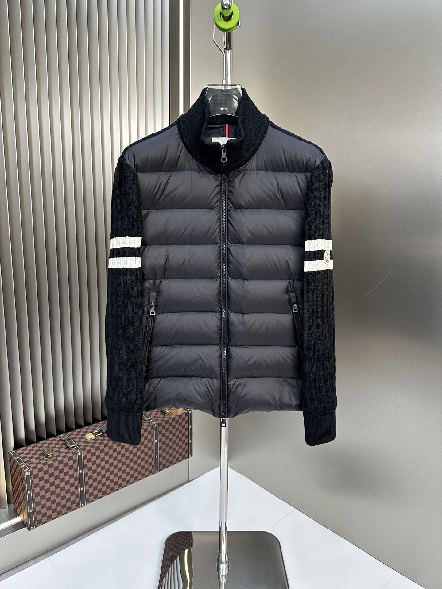 Durable Moncler Down Jackets 146382