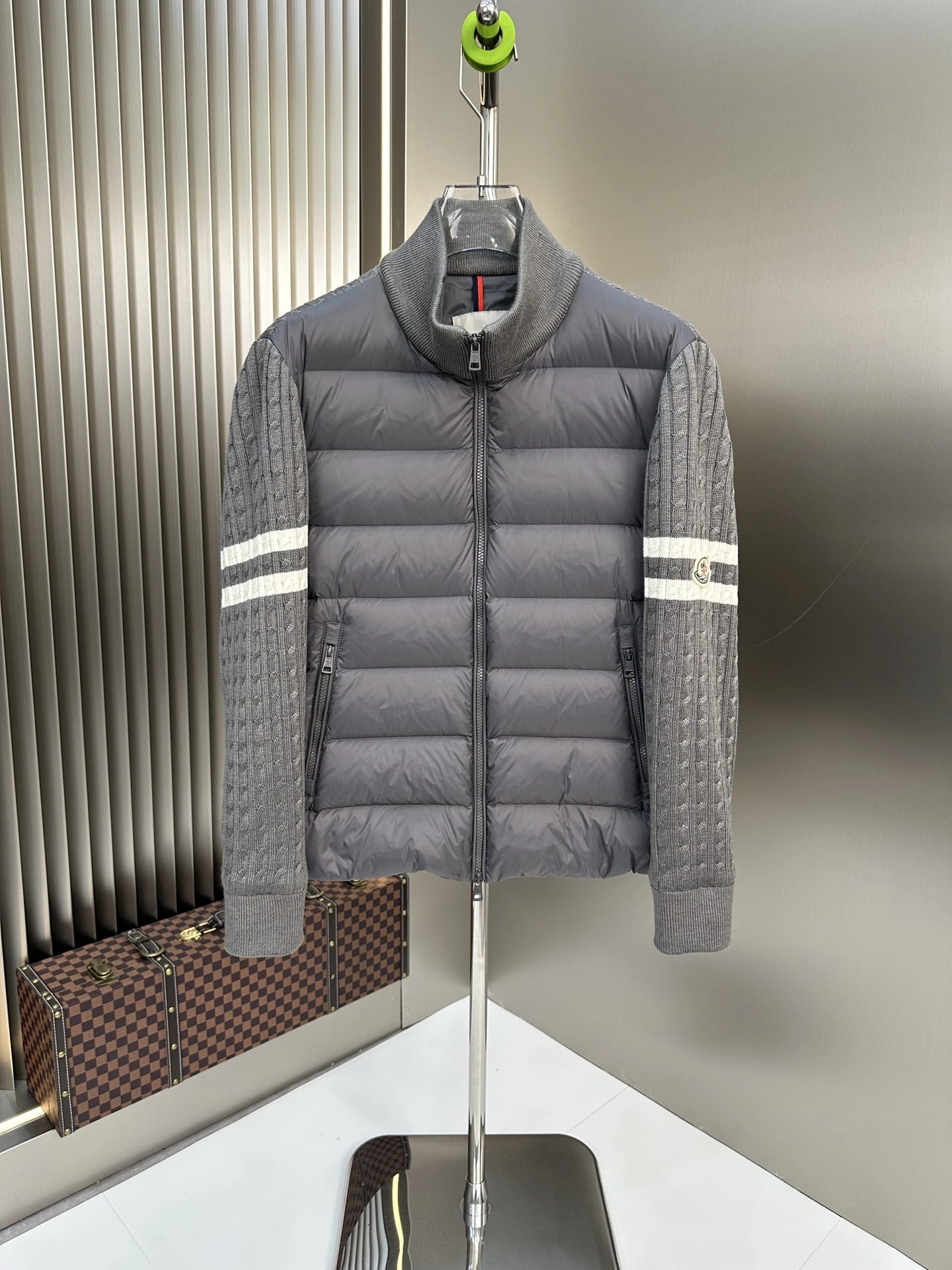 Durable Moncler Down Jackets 146382
