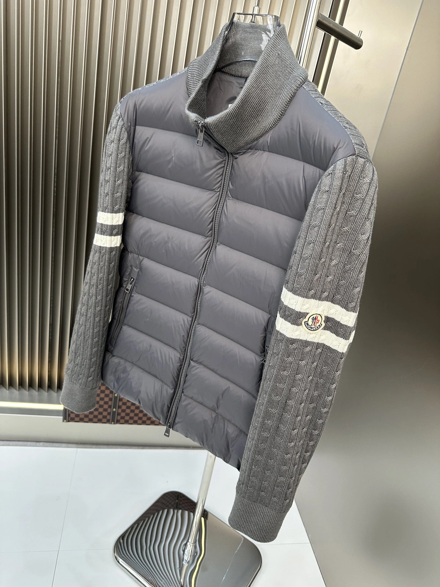Durable Moncler Down Jackets 146382