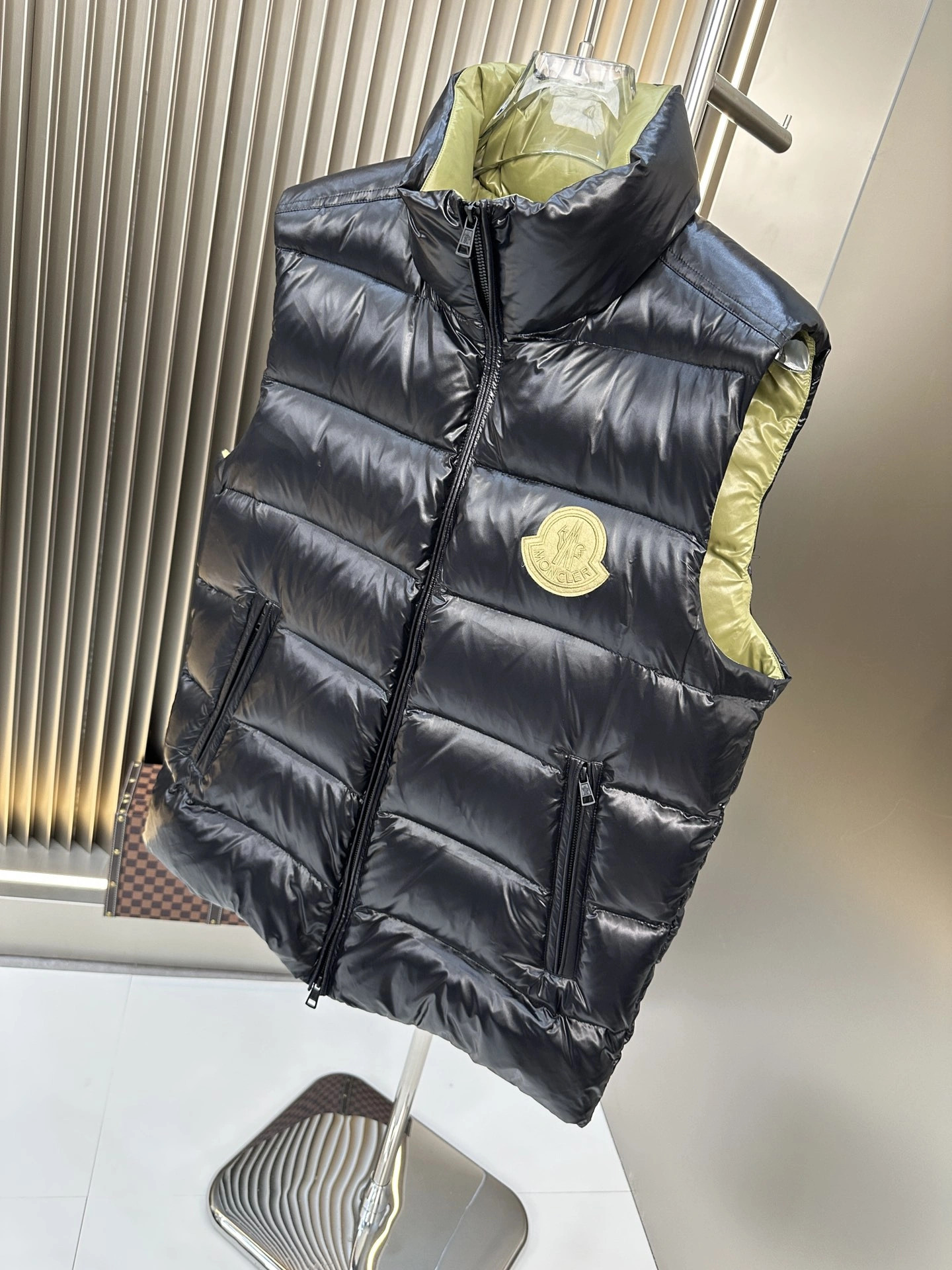 Moncler Down Jackets Durable 146361