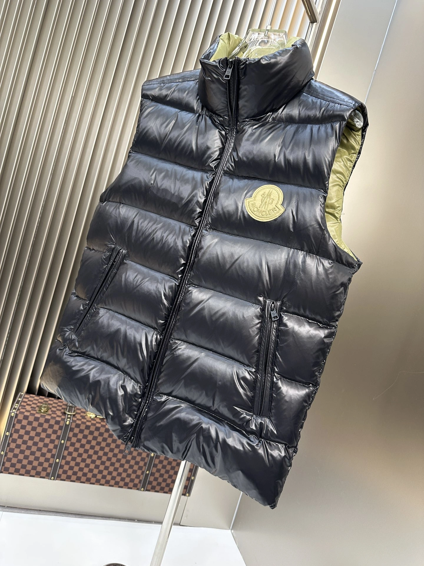 Moncler Down Jackets Durable 146361