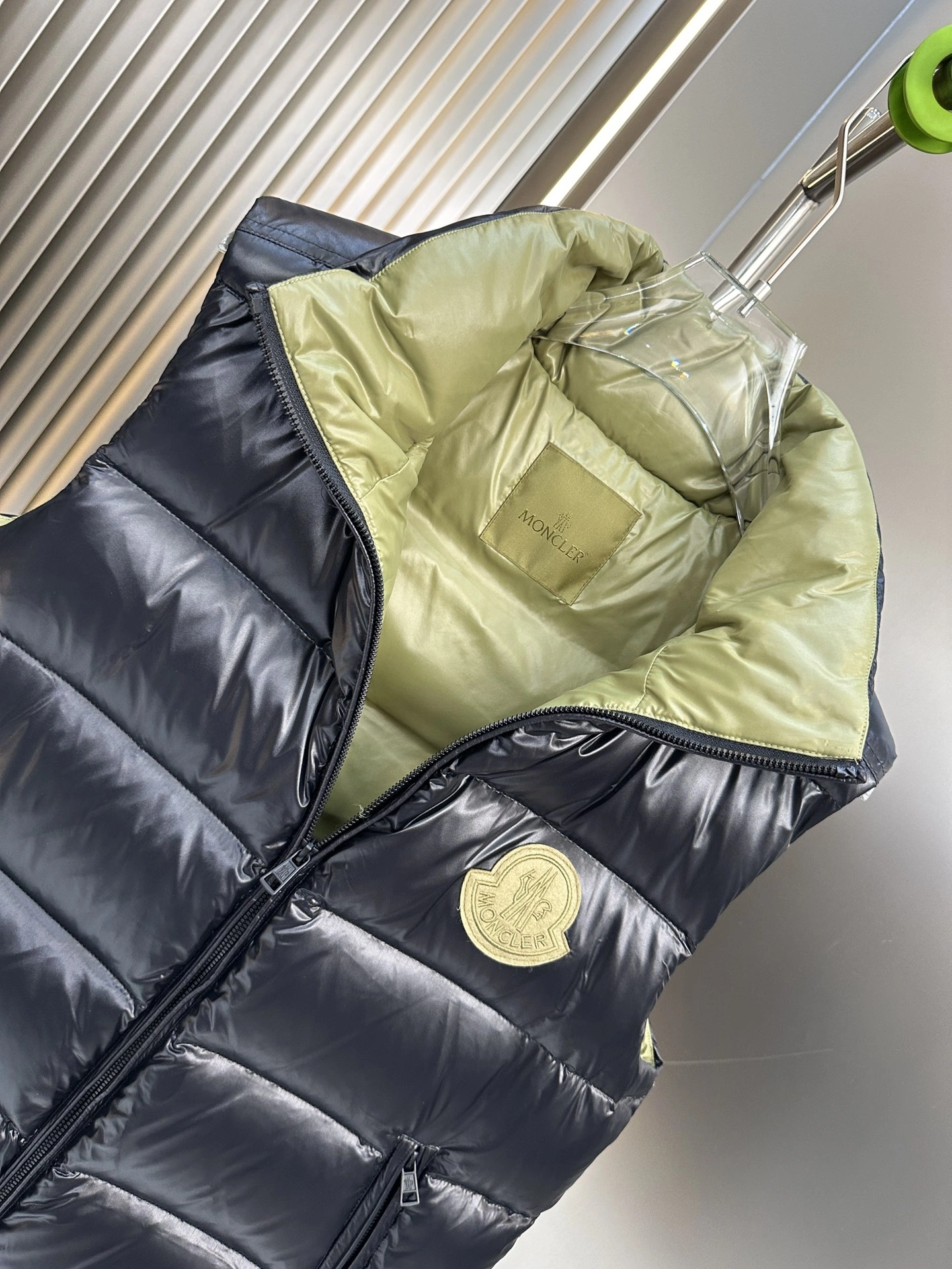 Moncler Down Jackets Durable 146361