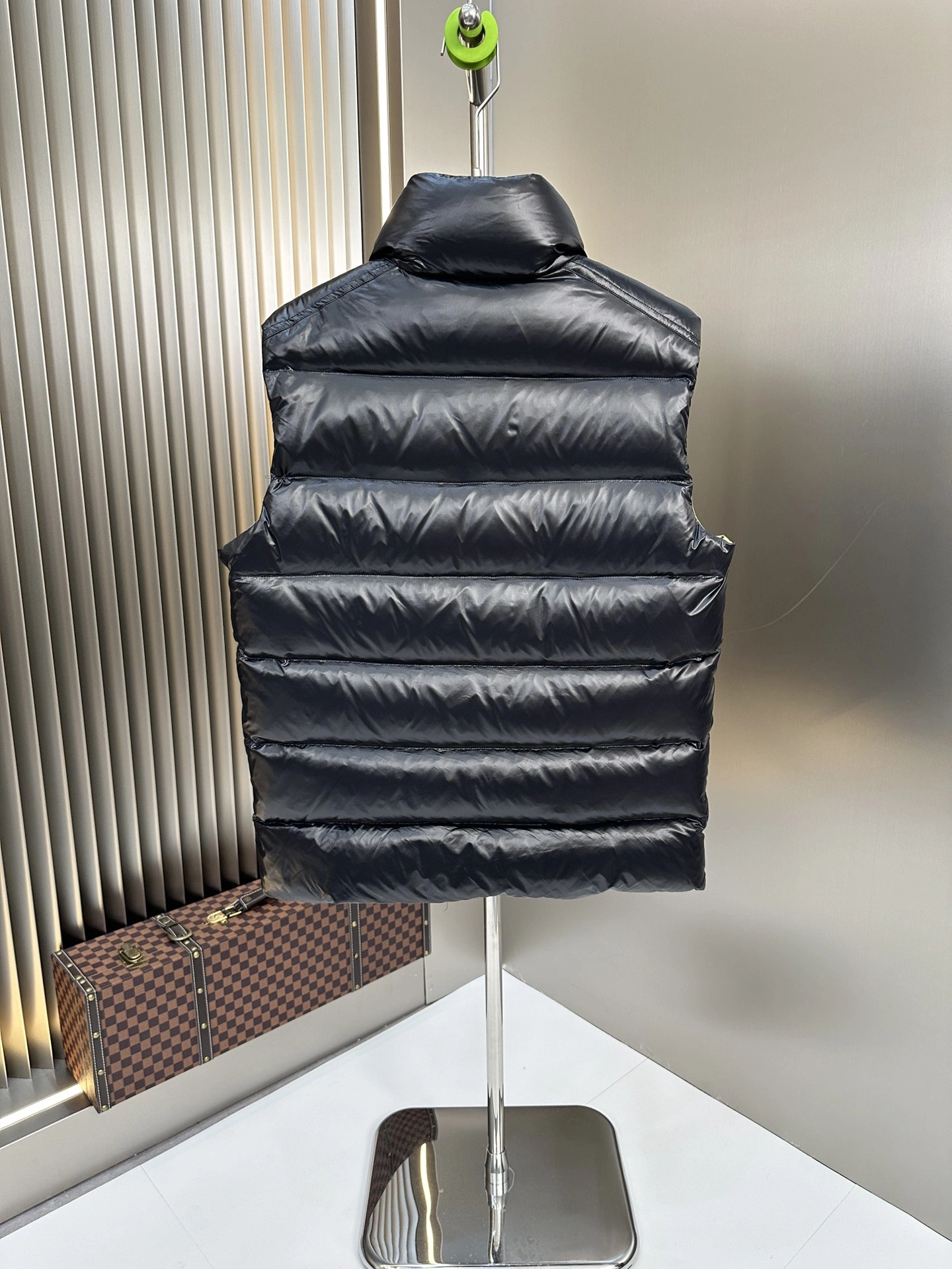 Moncler Down Jackets Durable 146361