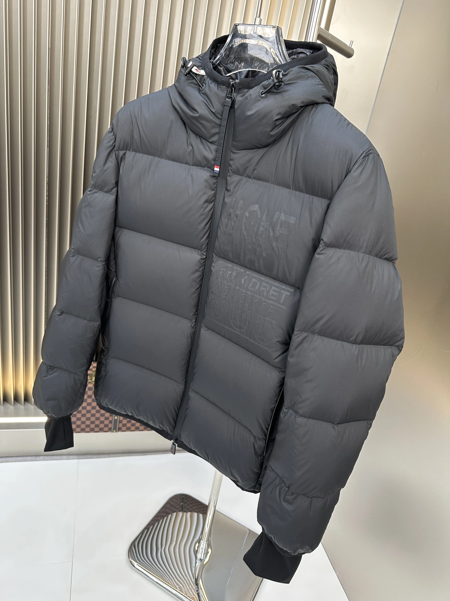 Neat Moncler Down Jackets 146369