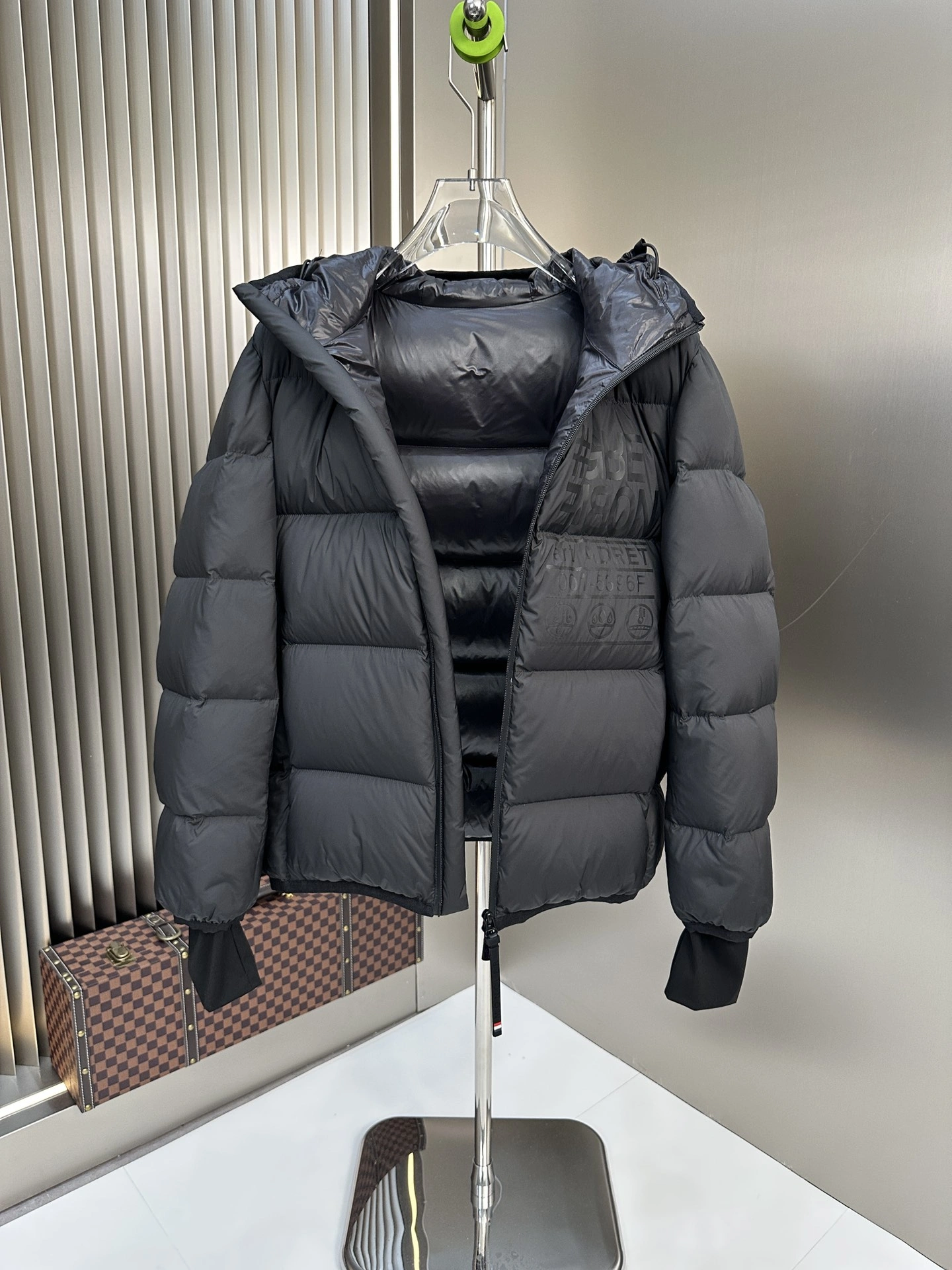 Neat Moncler Down Jackets 146369