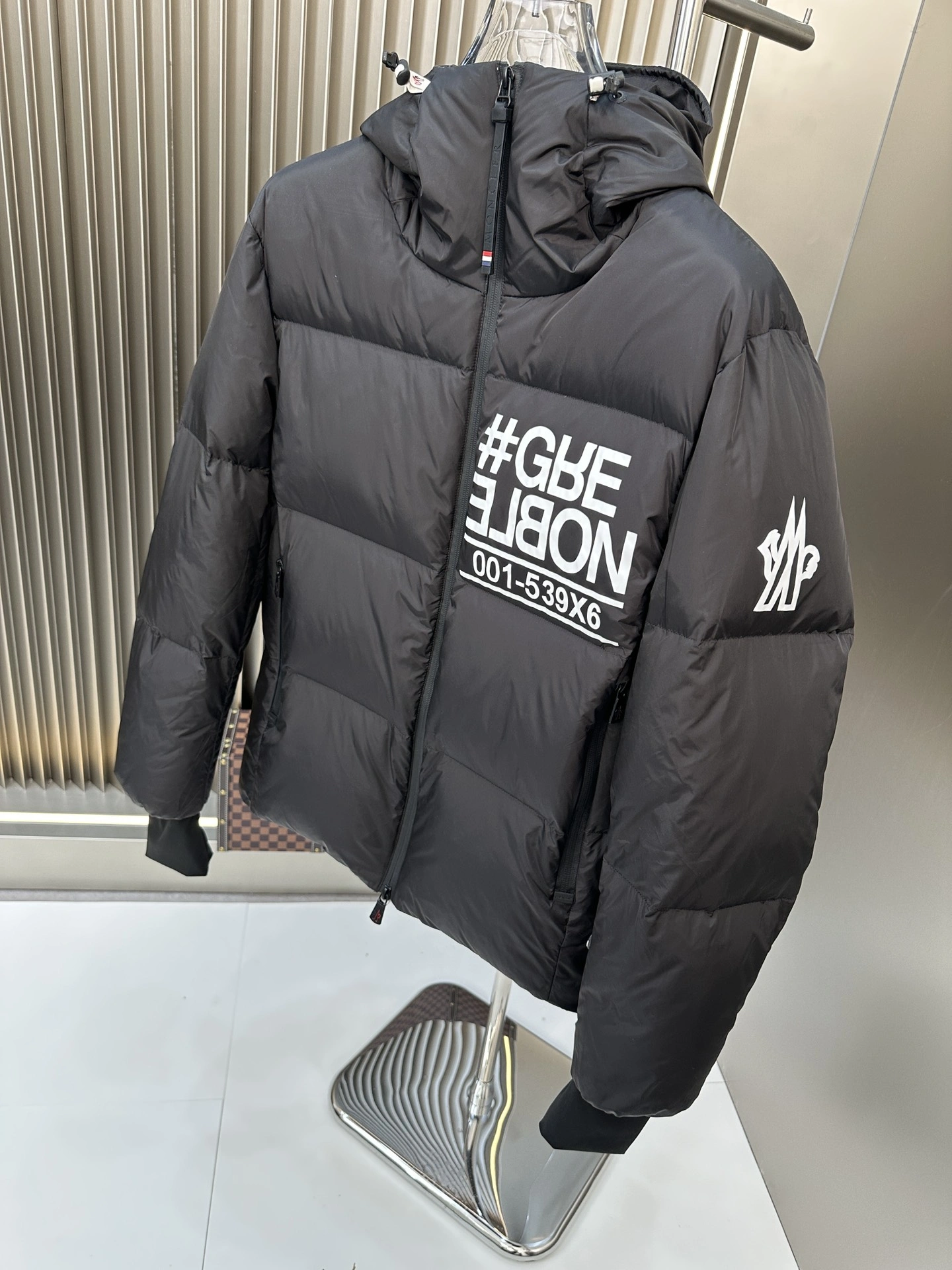 Durable Moncler Down Jackets 146360