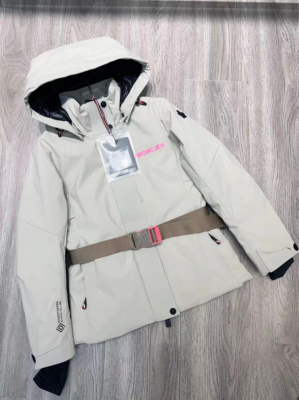 Stretchable Moncler Down Jackets 146352