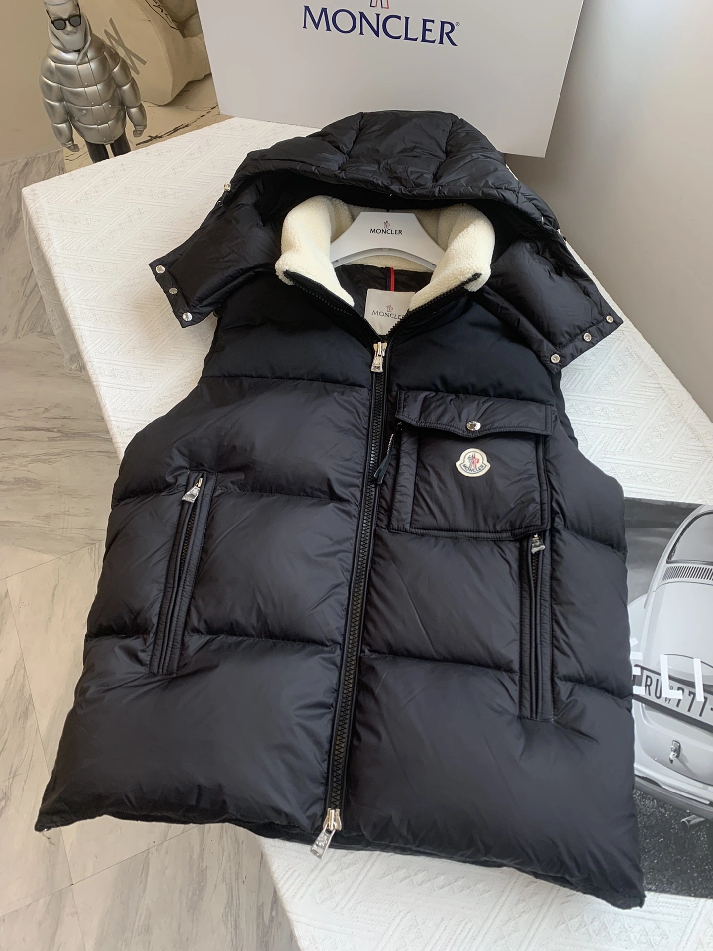 Moncler Down Jackets FlexibleFit 146347