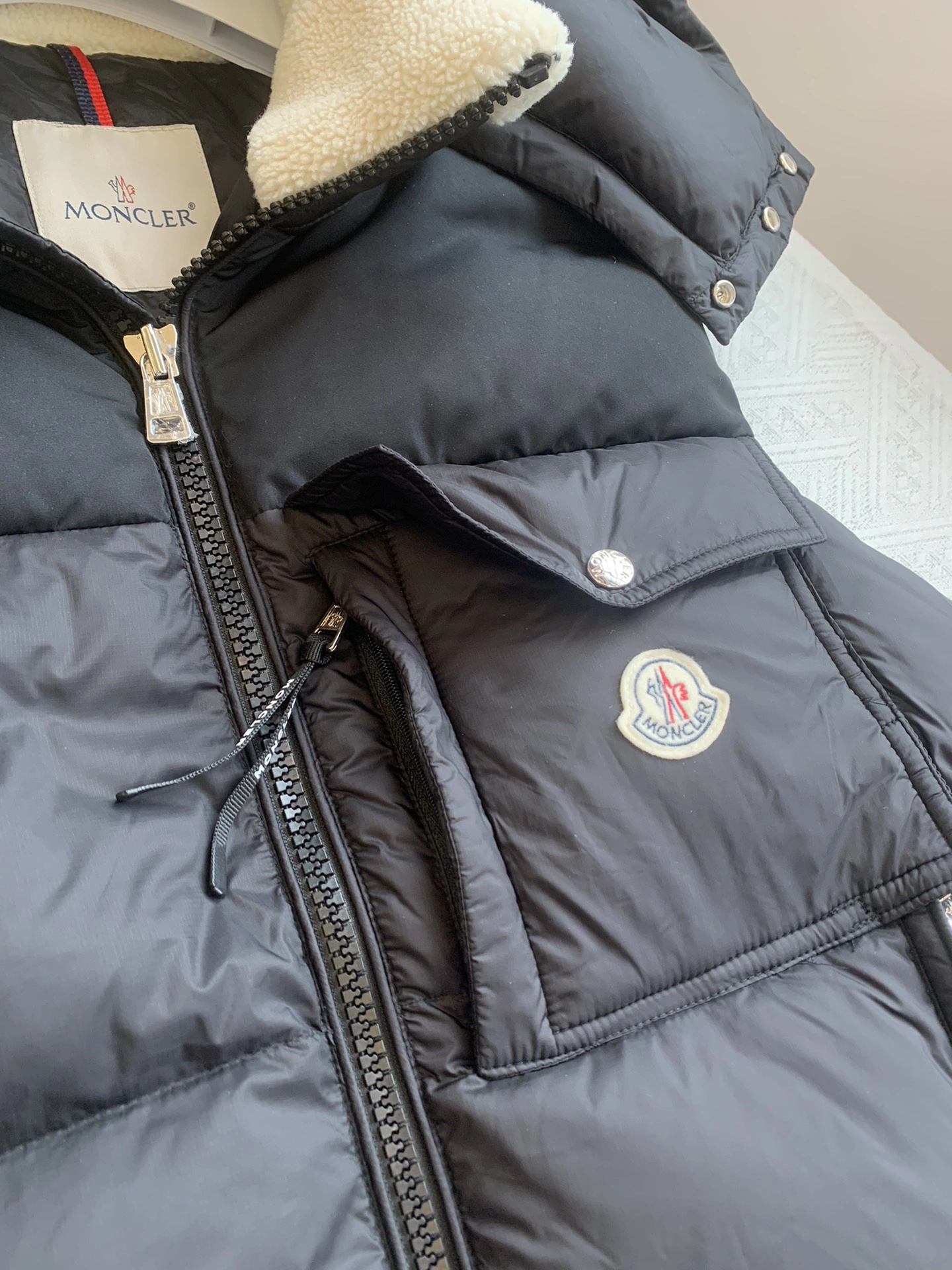 Moncler Down Jackets FlexibleFit 146347