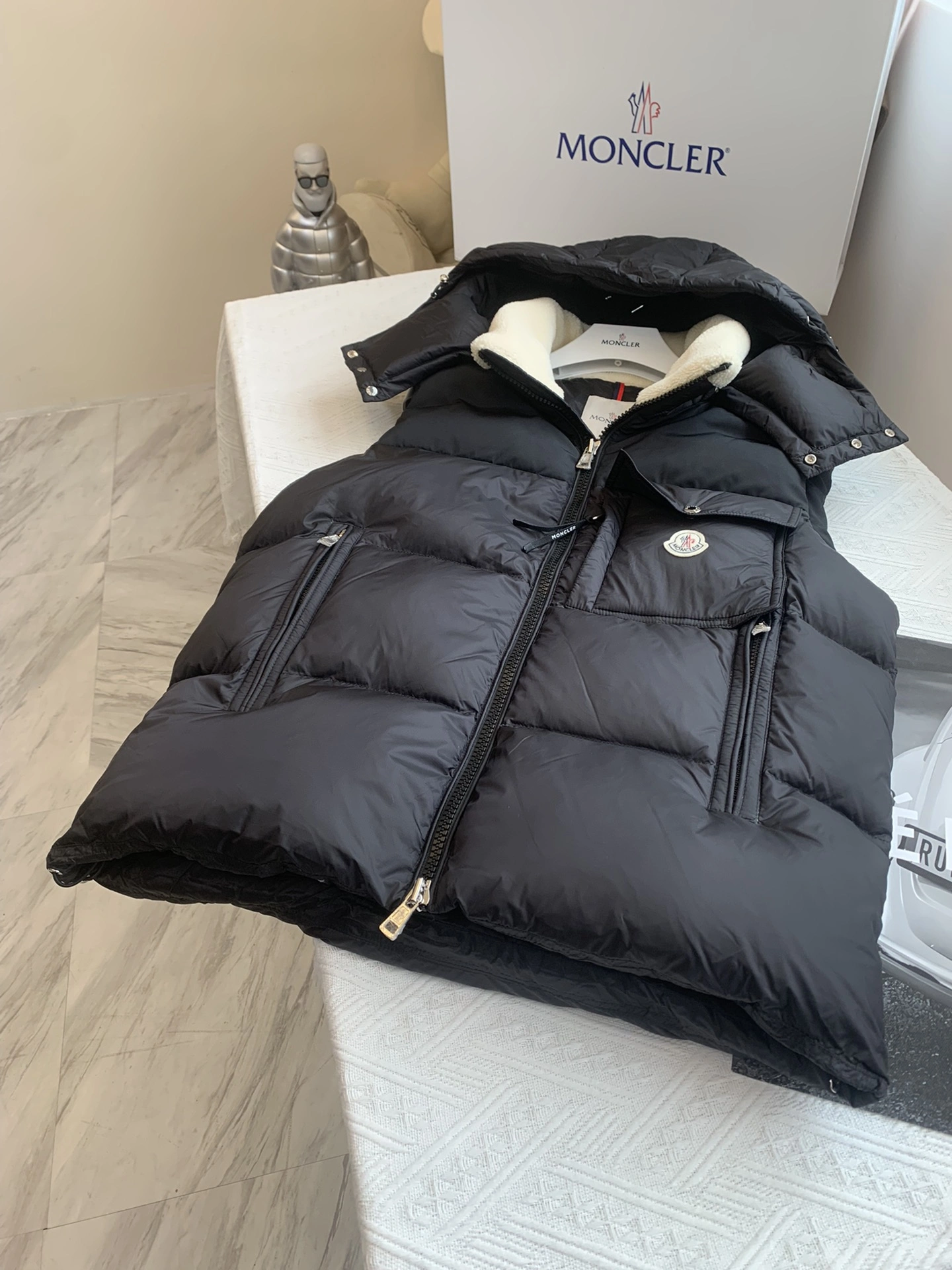 Moncler Down Jackets FlexibleFit 146347