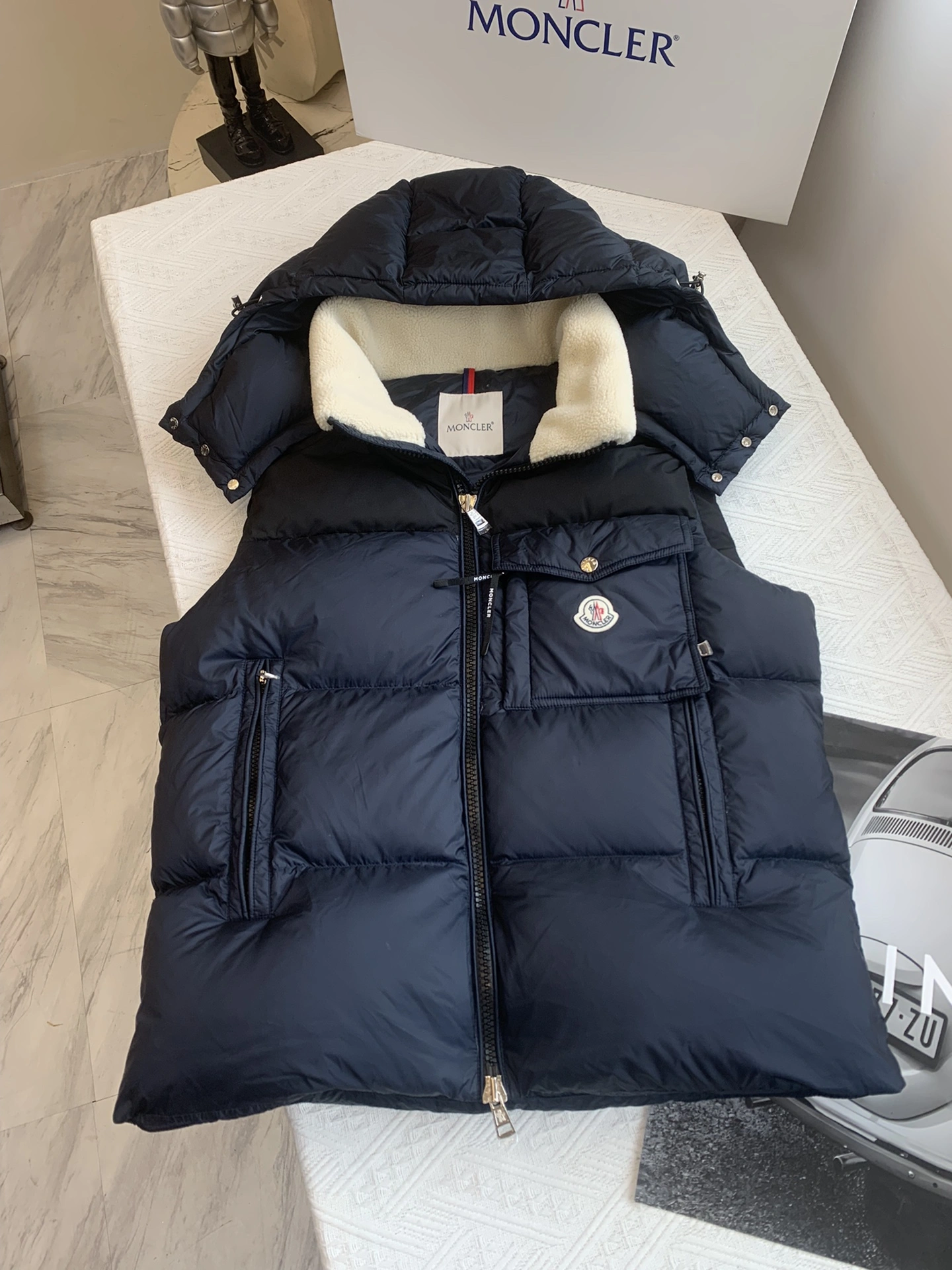 FlexibleFit Moncler Down Jackets 146349